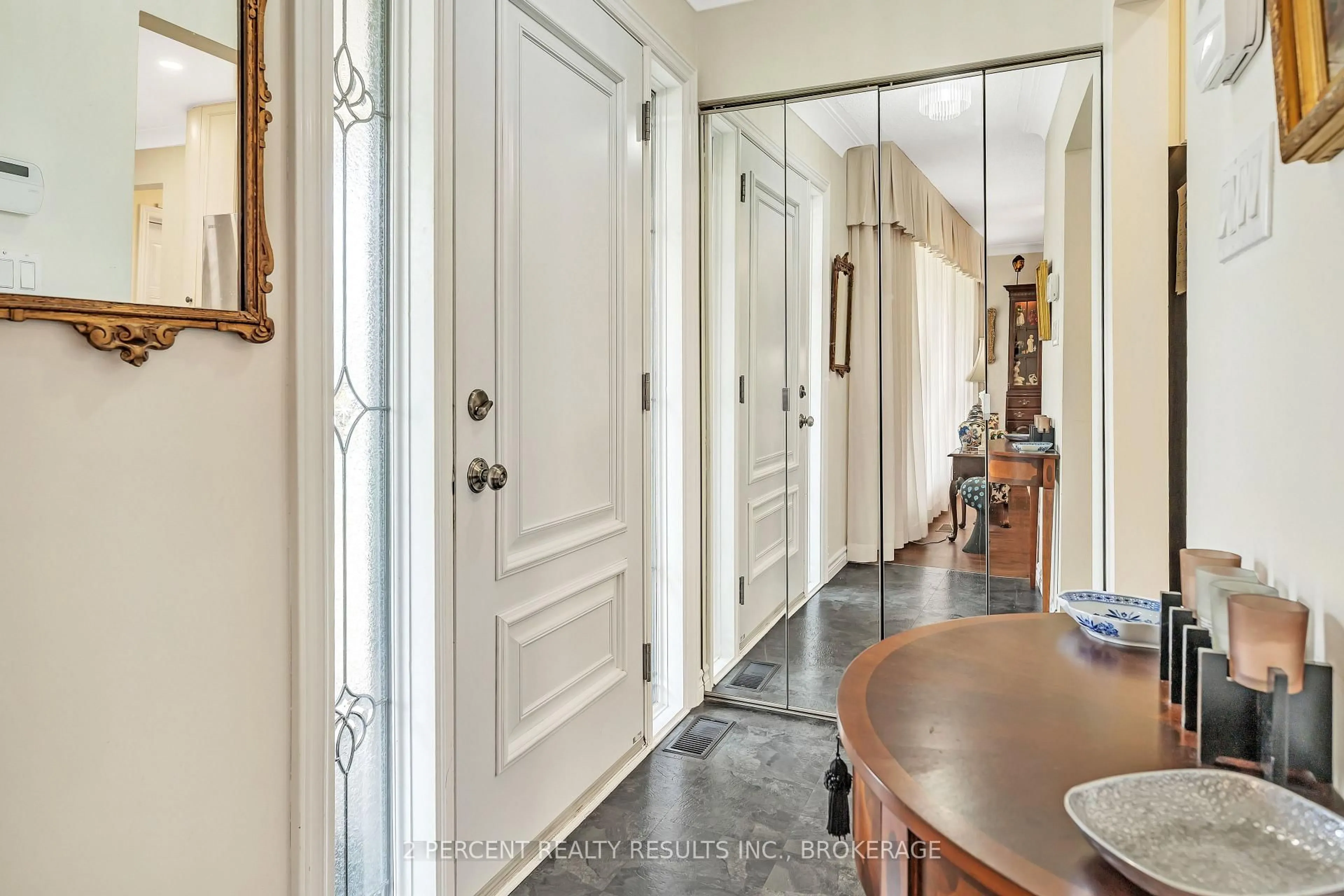Indoor entryway for 935 Brodie Ave, Kingston Ontario K7M 4P8