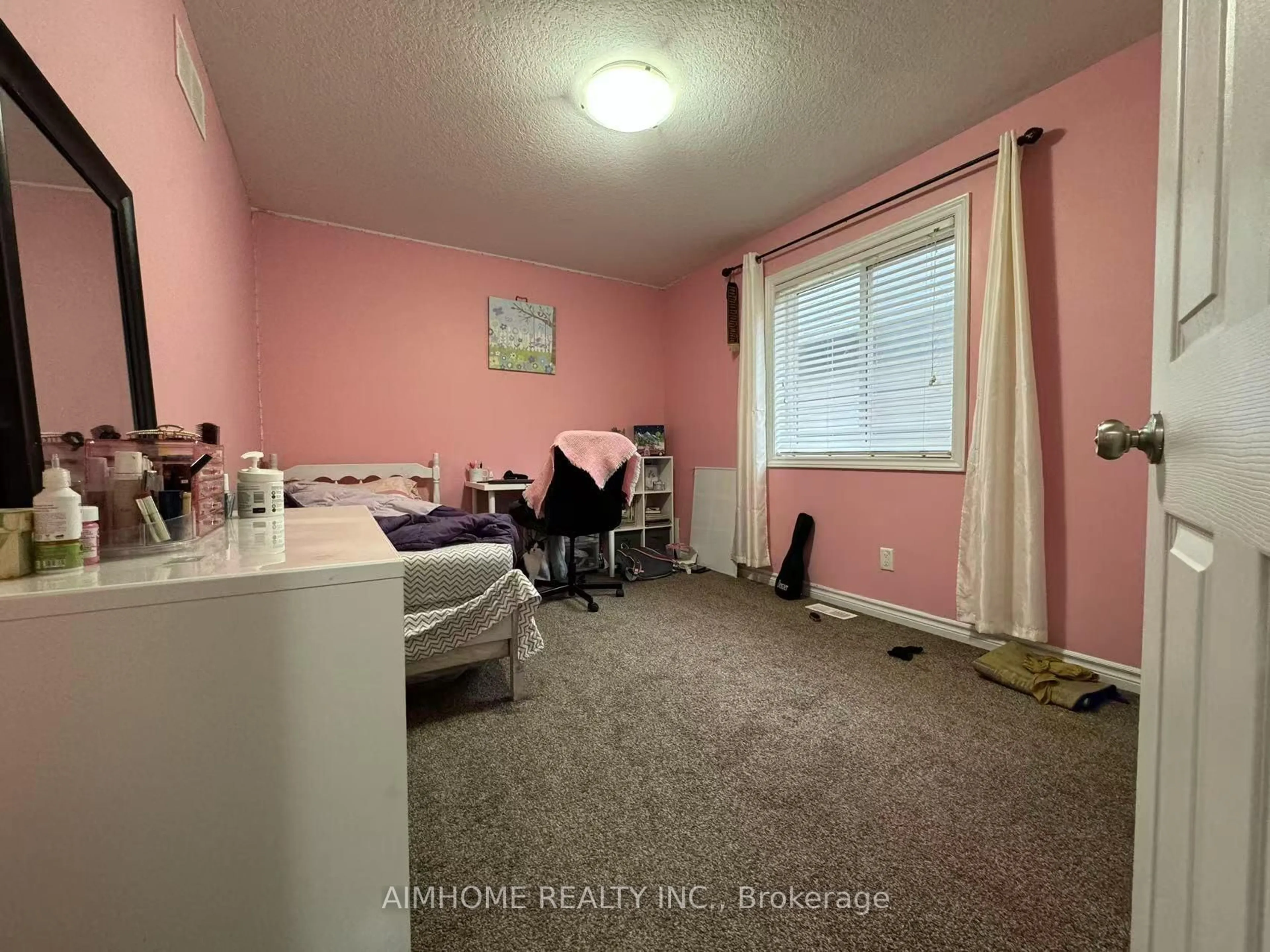 A pic of a room for 670 Indian Grass St, Waterloo Ontario N2V 0C9