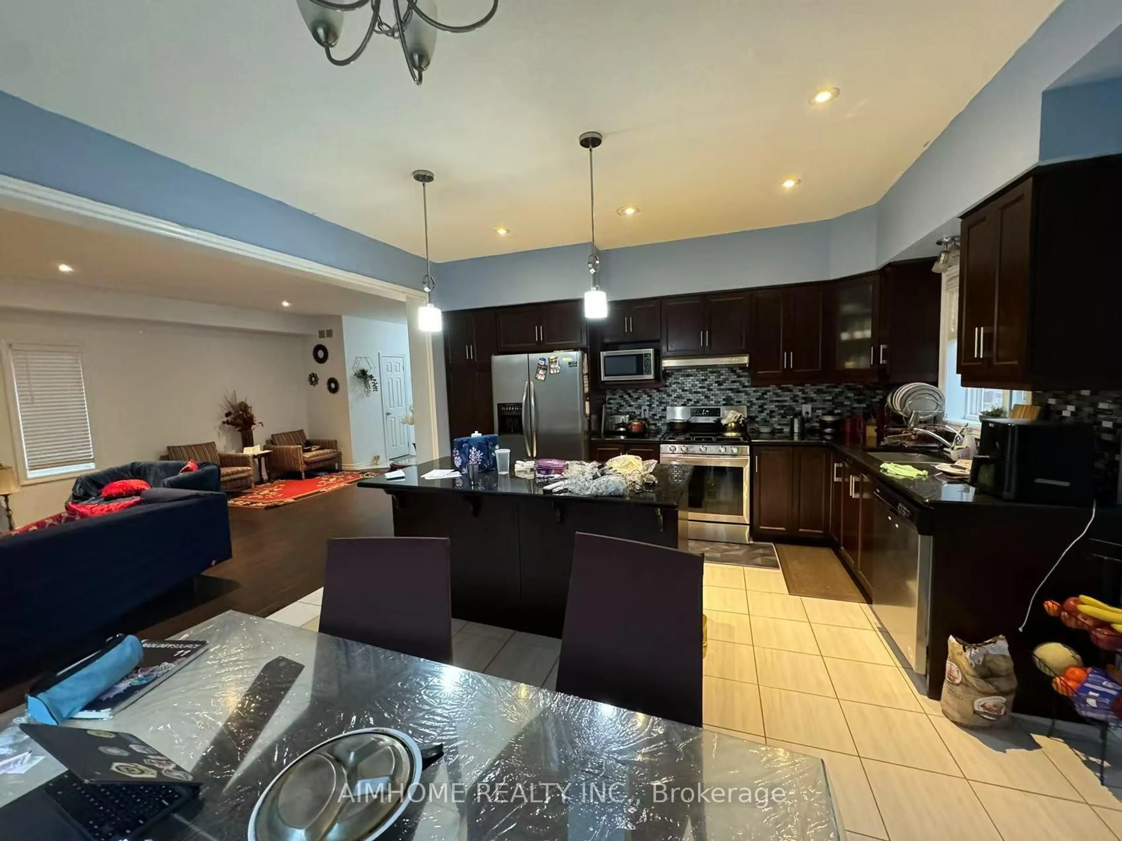 Open concept kitchen, ceramic/tile floor for 670 Indian Grass St, Waterloo Ontario N2V 0C9