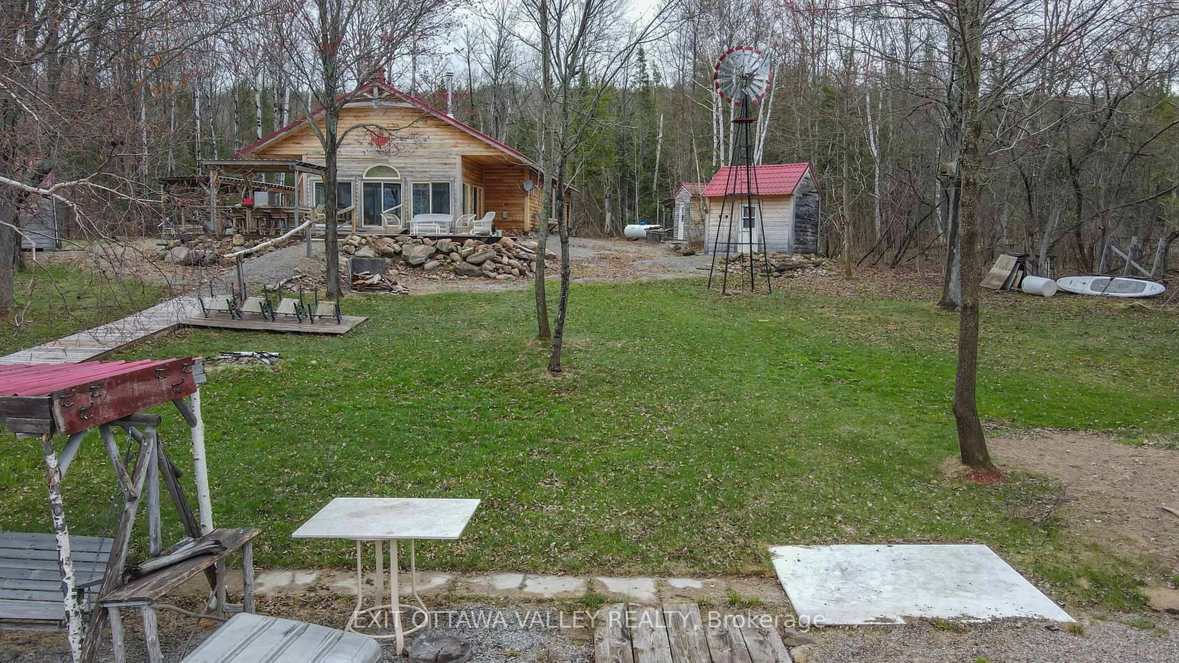 Patio, unknown for 697 Curtiss Rd, Barry's Bay Ontario K0J 1B0
