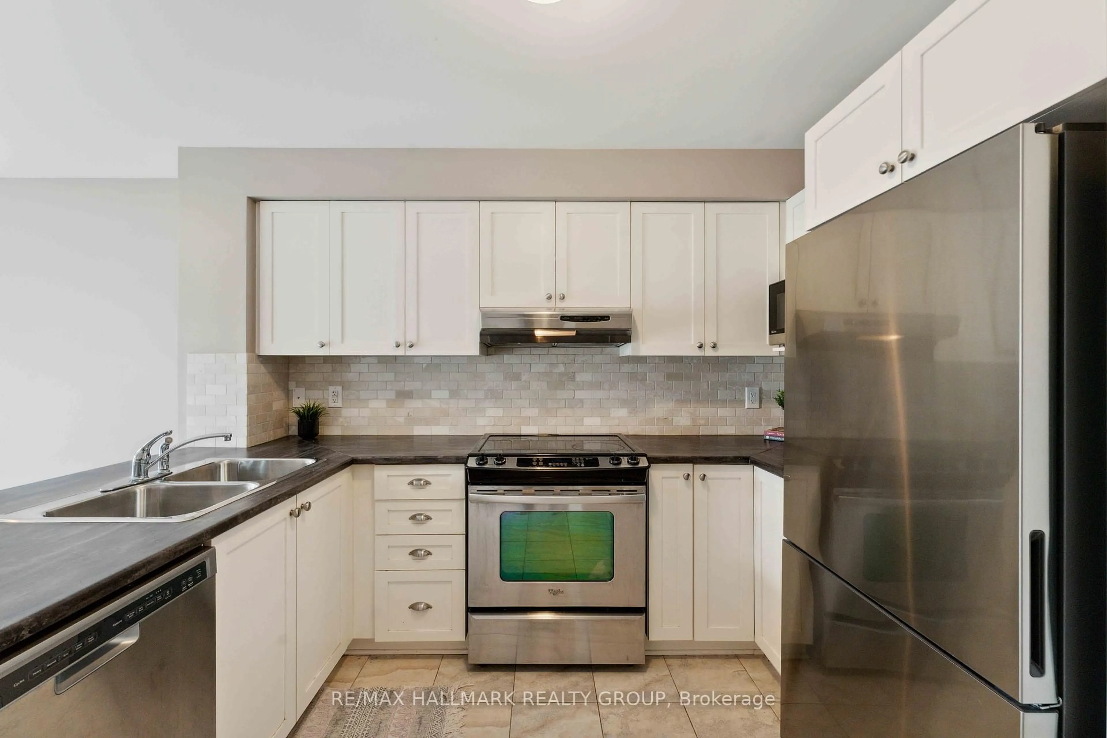 Standard kitchen, unknown for 162 Bluestone Private #14, Ottawa Ontario K4A 0X7