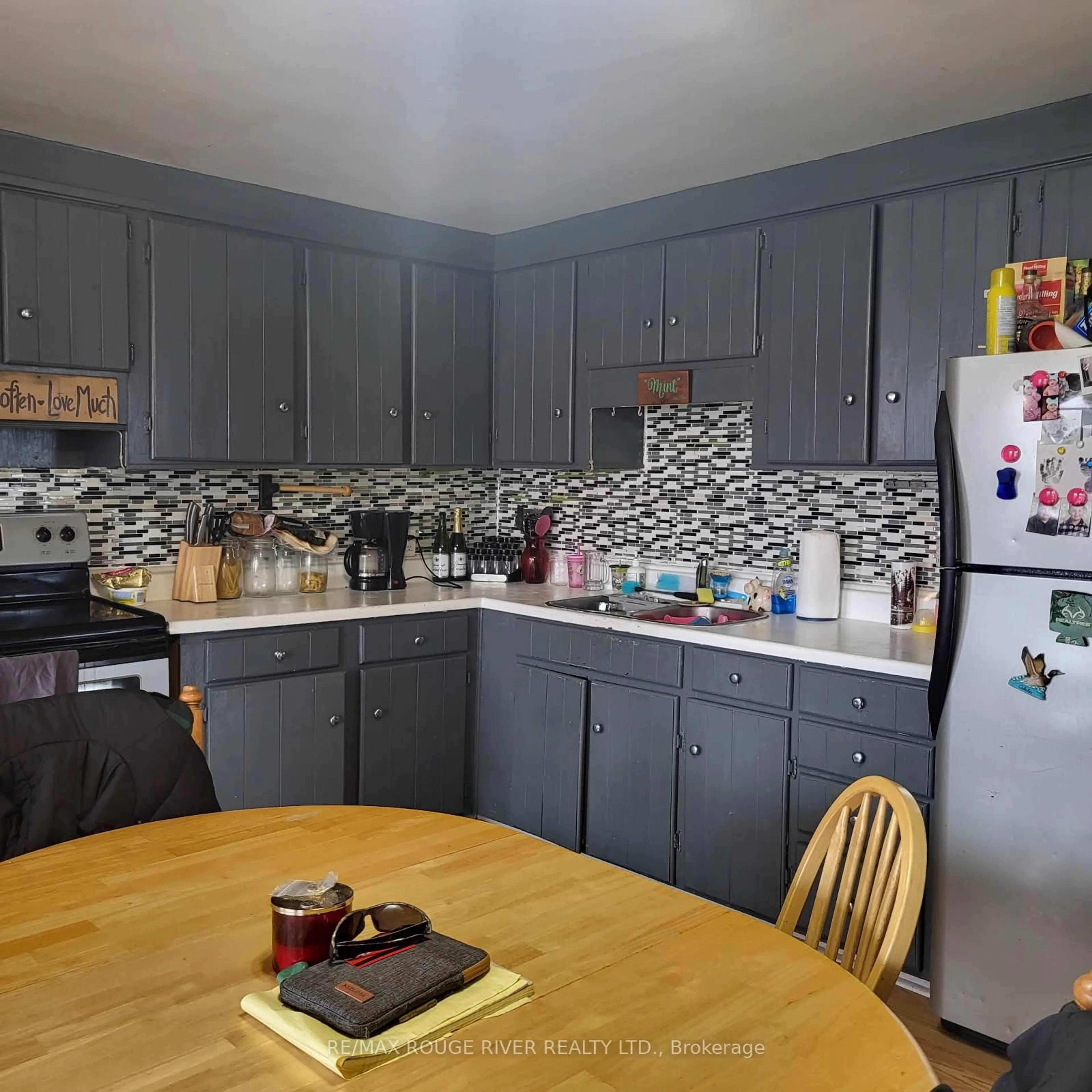 Standard kitchen, unknown for 14 Division Blvd, Prince Edward County Ontario K0K 1T0