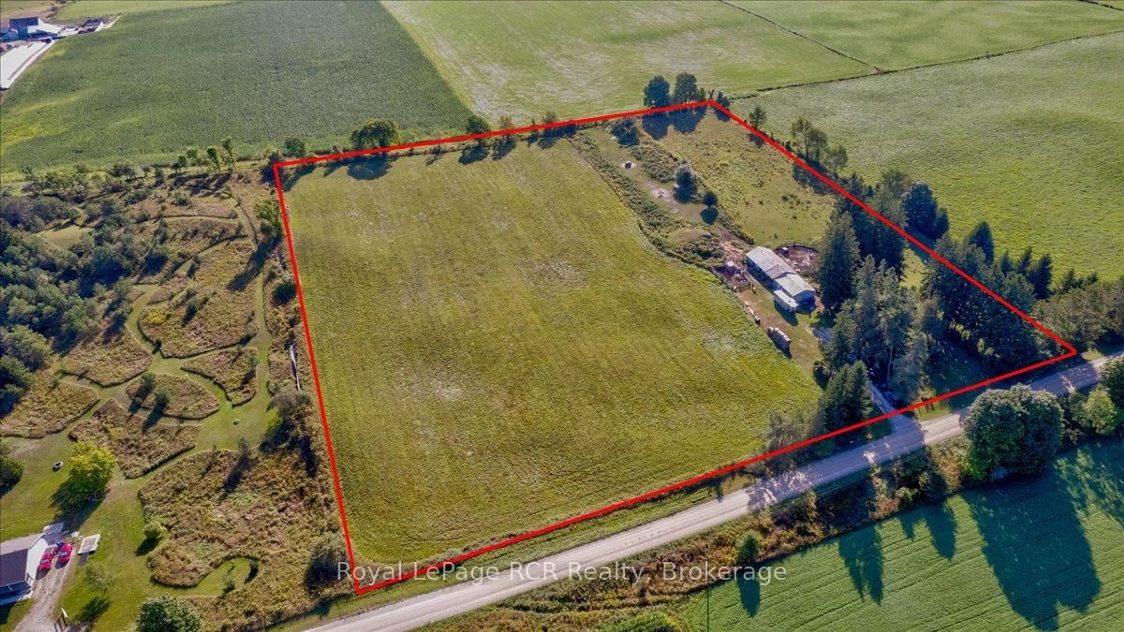 A pic from outside/outdoor area/front of a property/back of a property/a pic from drone, building for 472783 Southgate 47 Sdrd, Southgate Ontario N0G 1R0