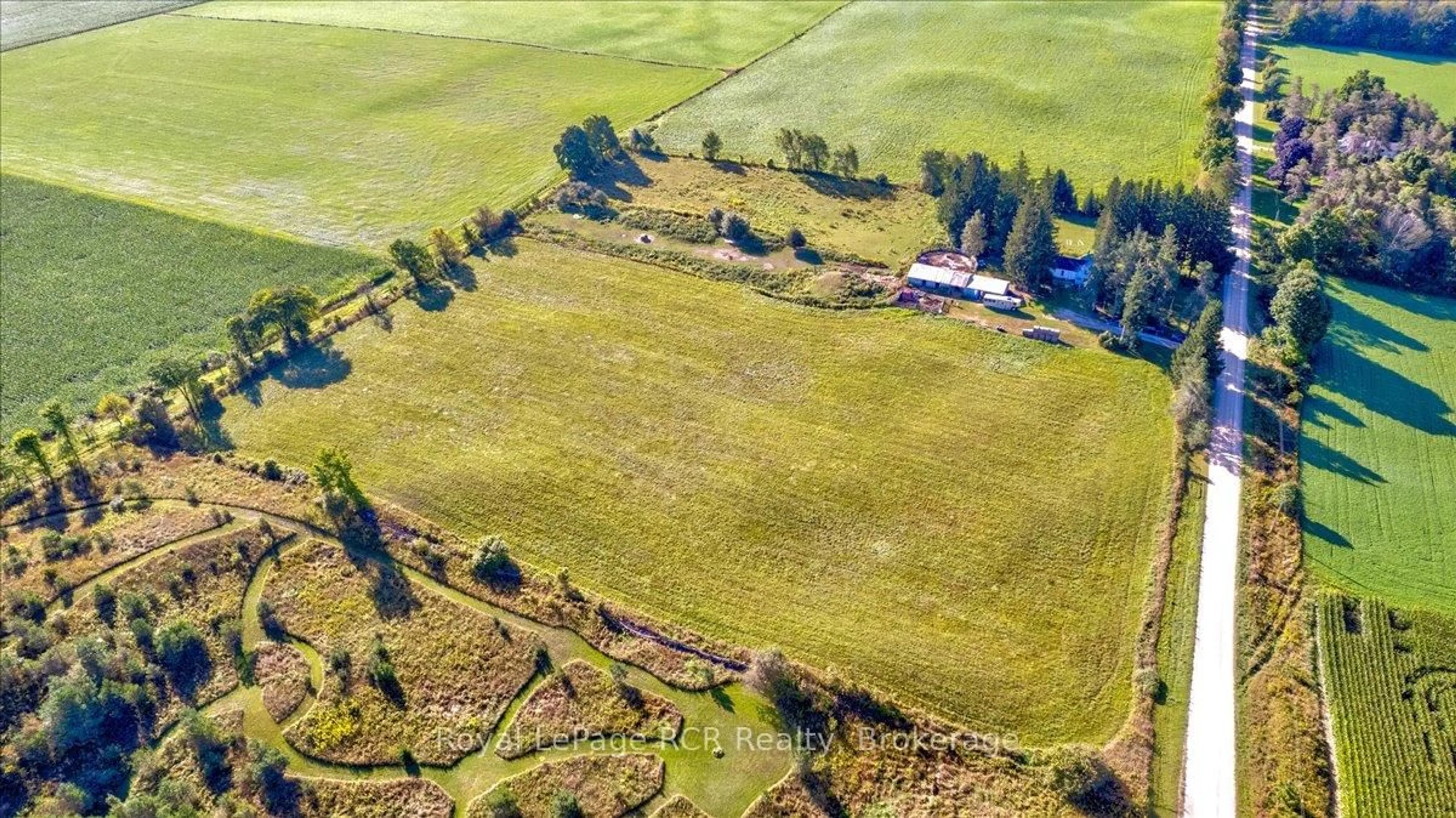 A pic from outside/outdoor area/front of a property/back of a property/a pic from drone, unknown for 472783 Southgate 47 Sdrd, Southgate Ontario N0G 1R0