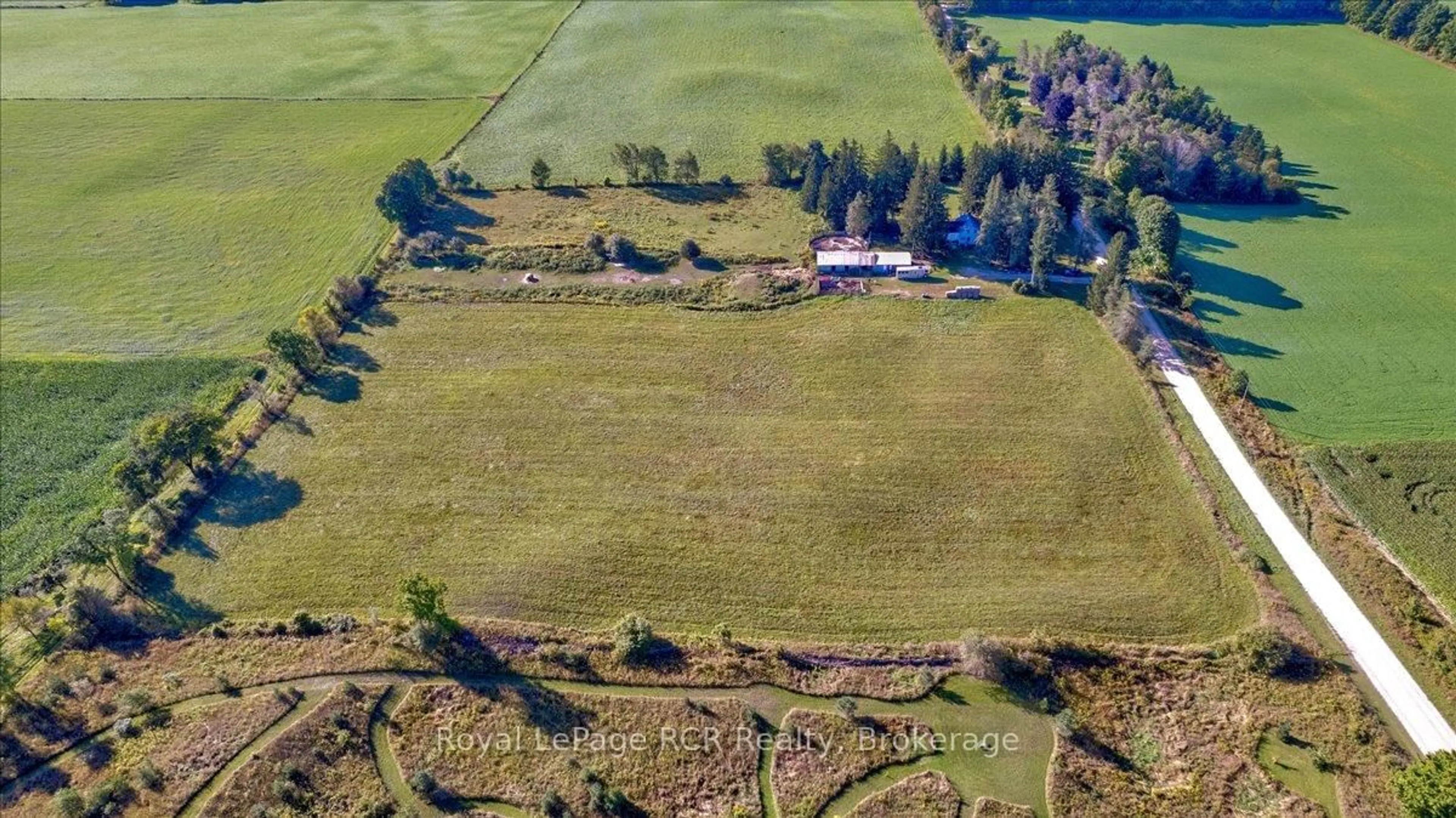 A pic from outside/outdoor area/front of a property/back of a property/a pic from drone, building for 472783 Southgate 47 Sdrd, Southgate Ontario N0G 1R0