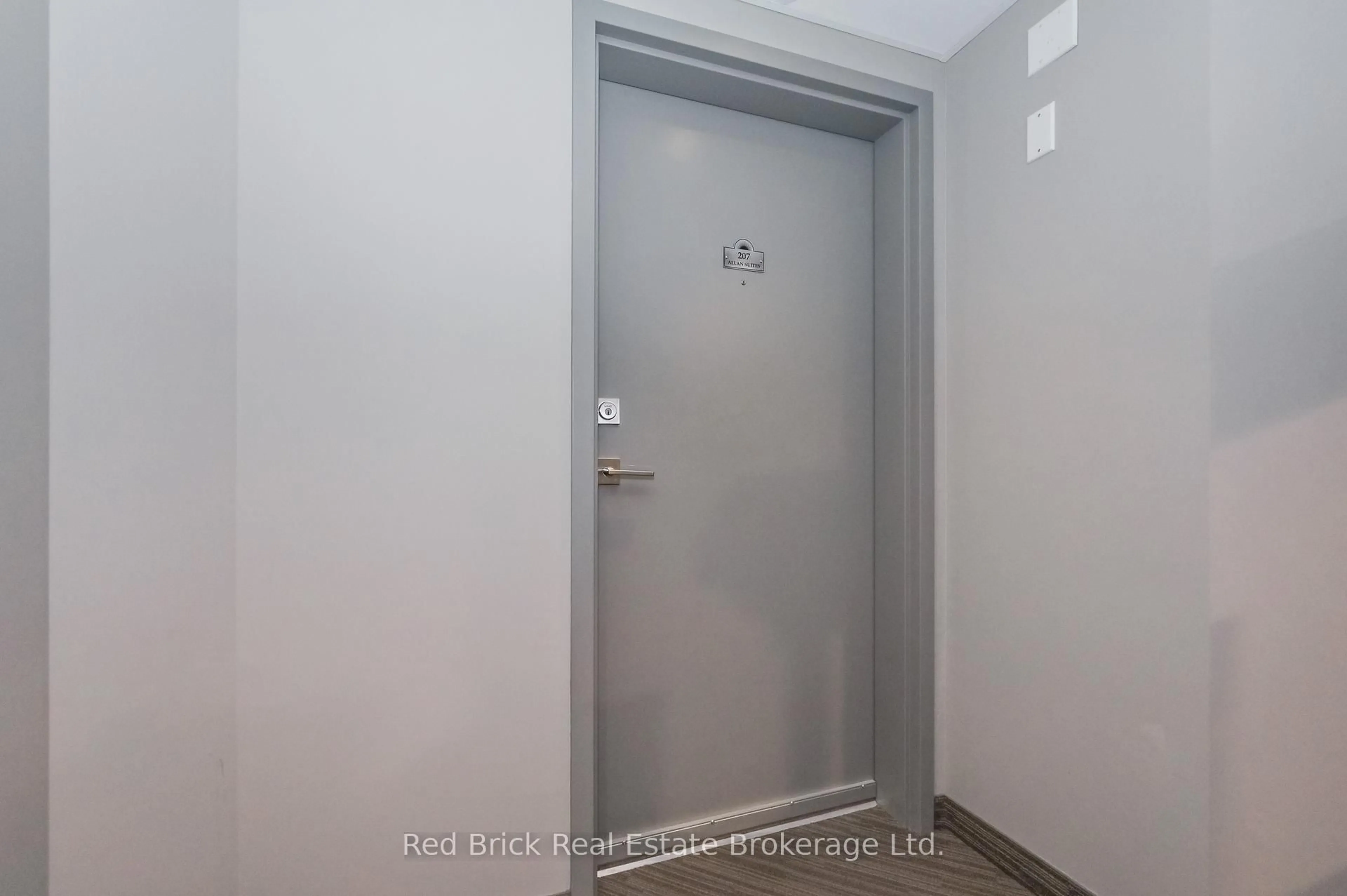 Unknown for 6492 Gerrie Rd #207, Centre Wellington Ontario N0B 1S0
