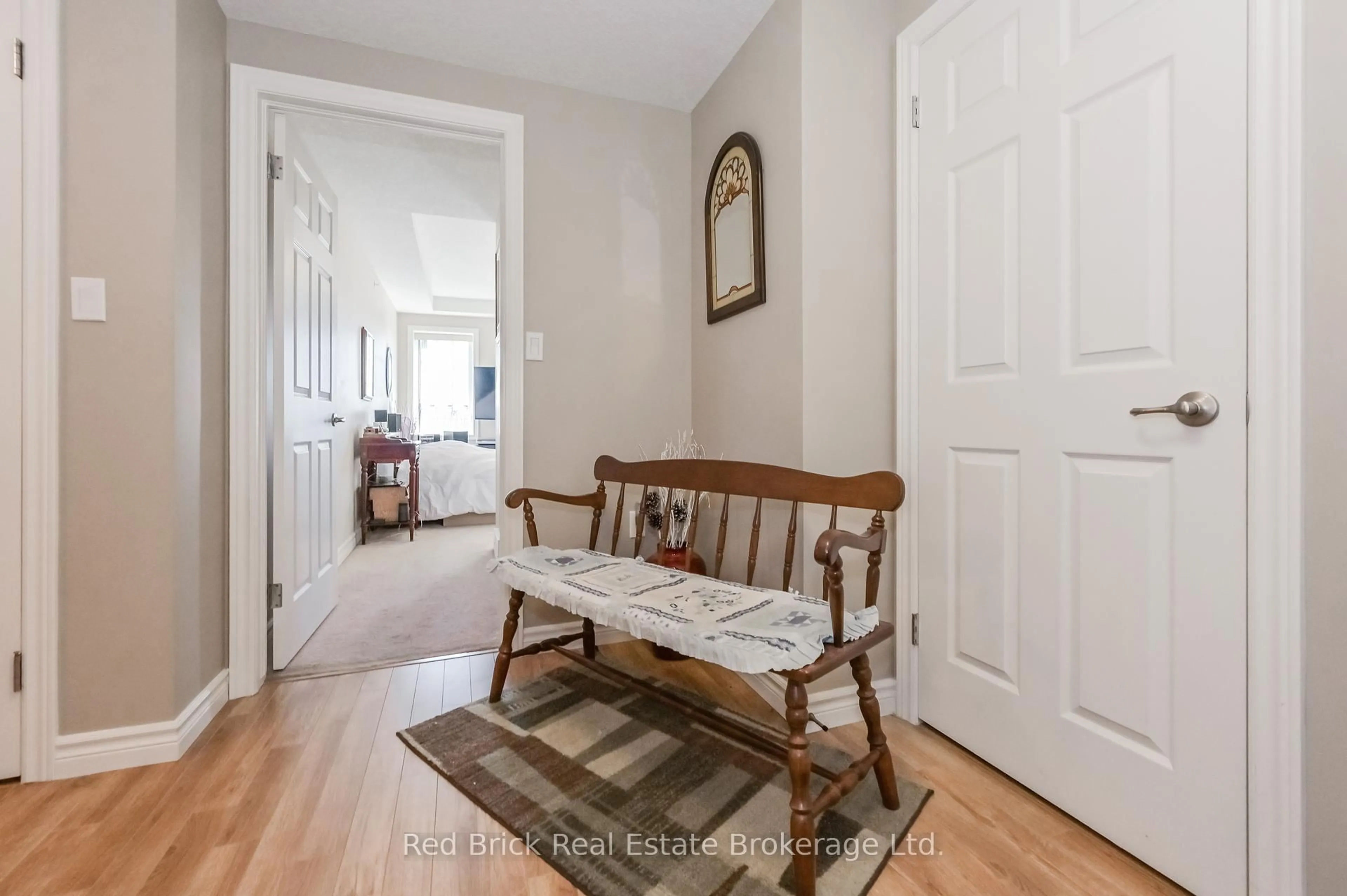 Indoor entryway for 6492 Gerrie Rd #207, Centre Wellington Ontario N0B 1S0