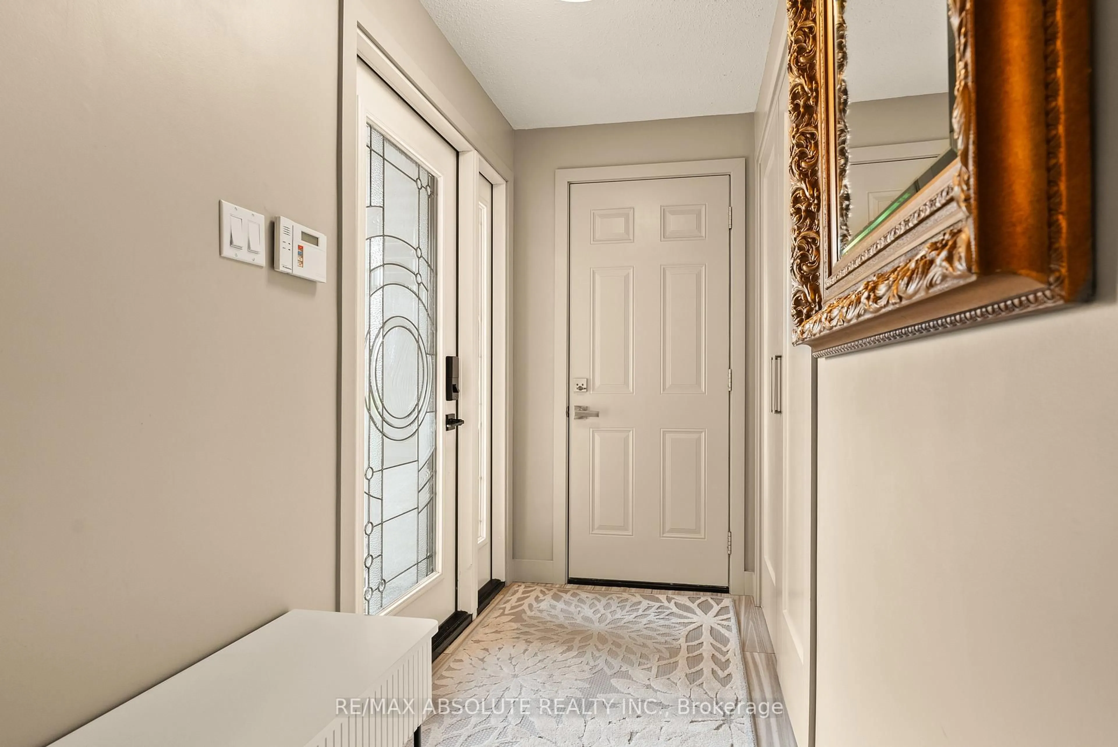 Indoor entryway for 116 Queensline Dr, Ottawa Ontario K2H 7J5