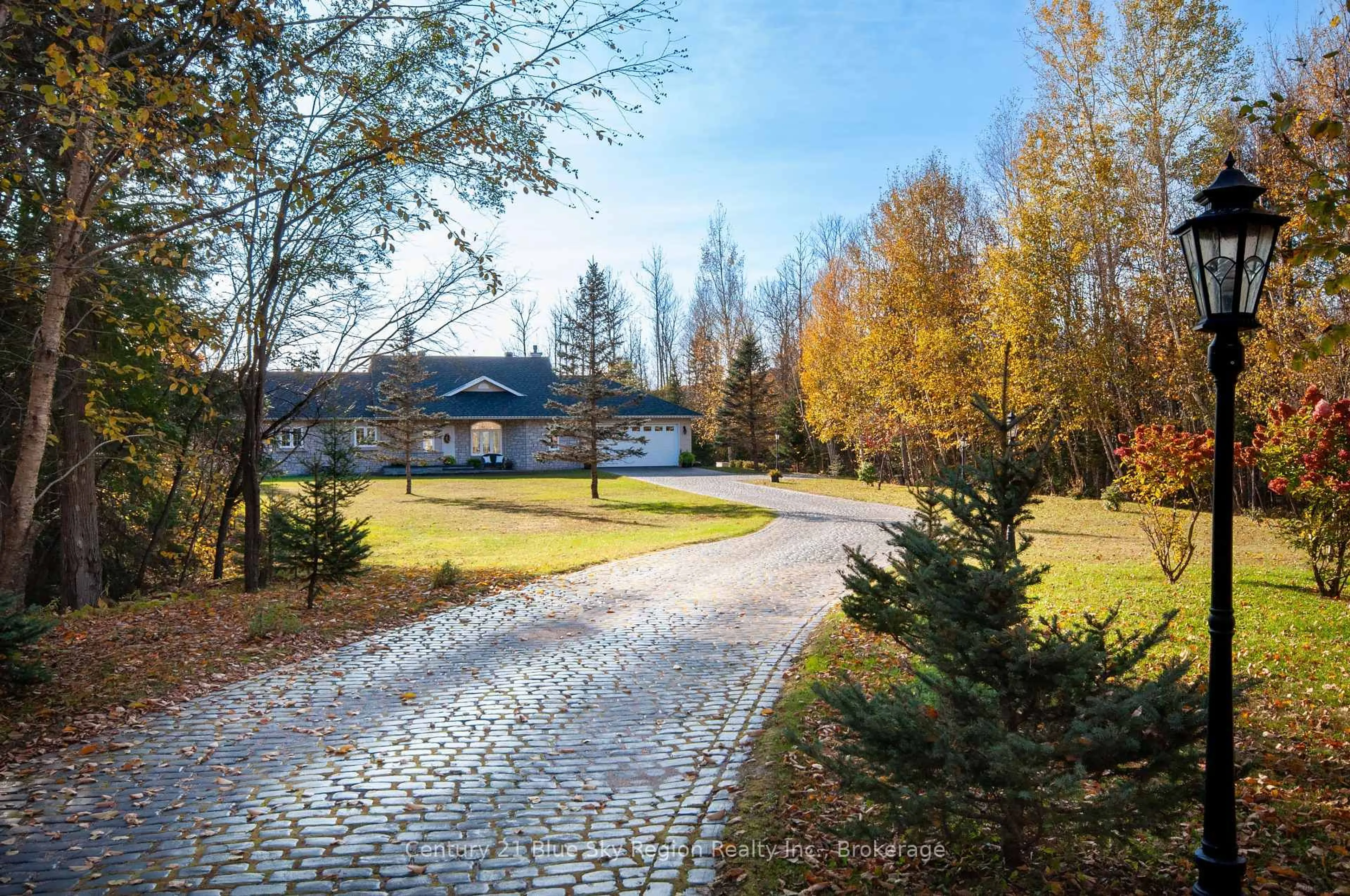 Patio, street for 2295 Northshore Rd, North Bay Ontario P1B 8G4