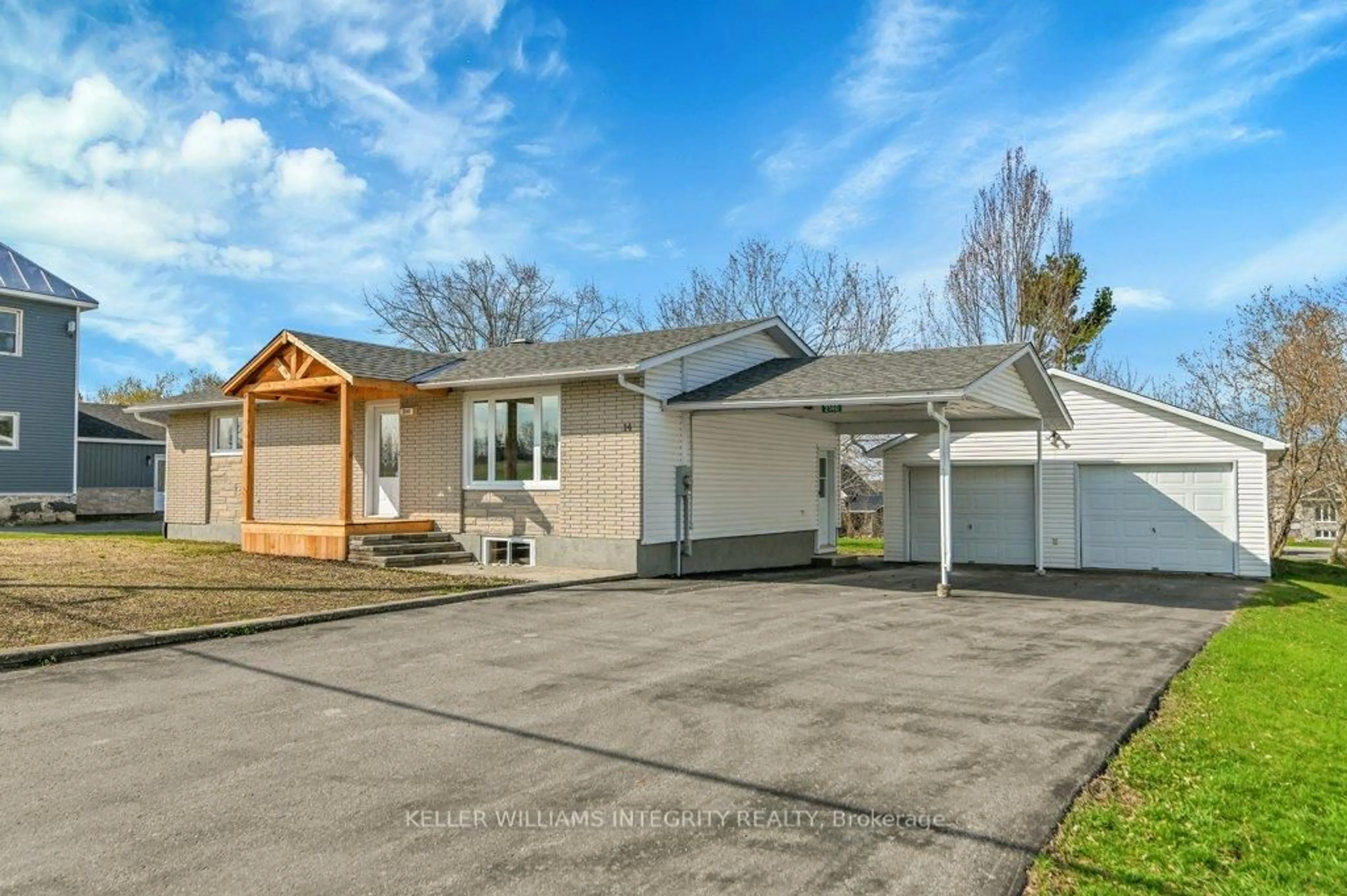 Home with vinyl exterior material, street for 2140 Valley St, North Stormont Ontario K0C 1W0