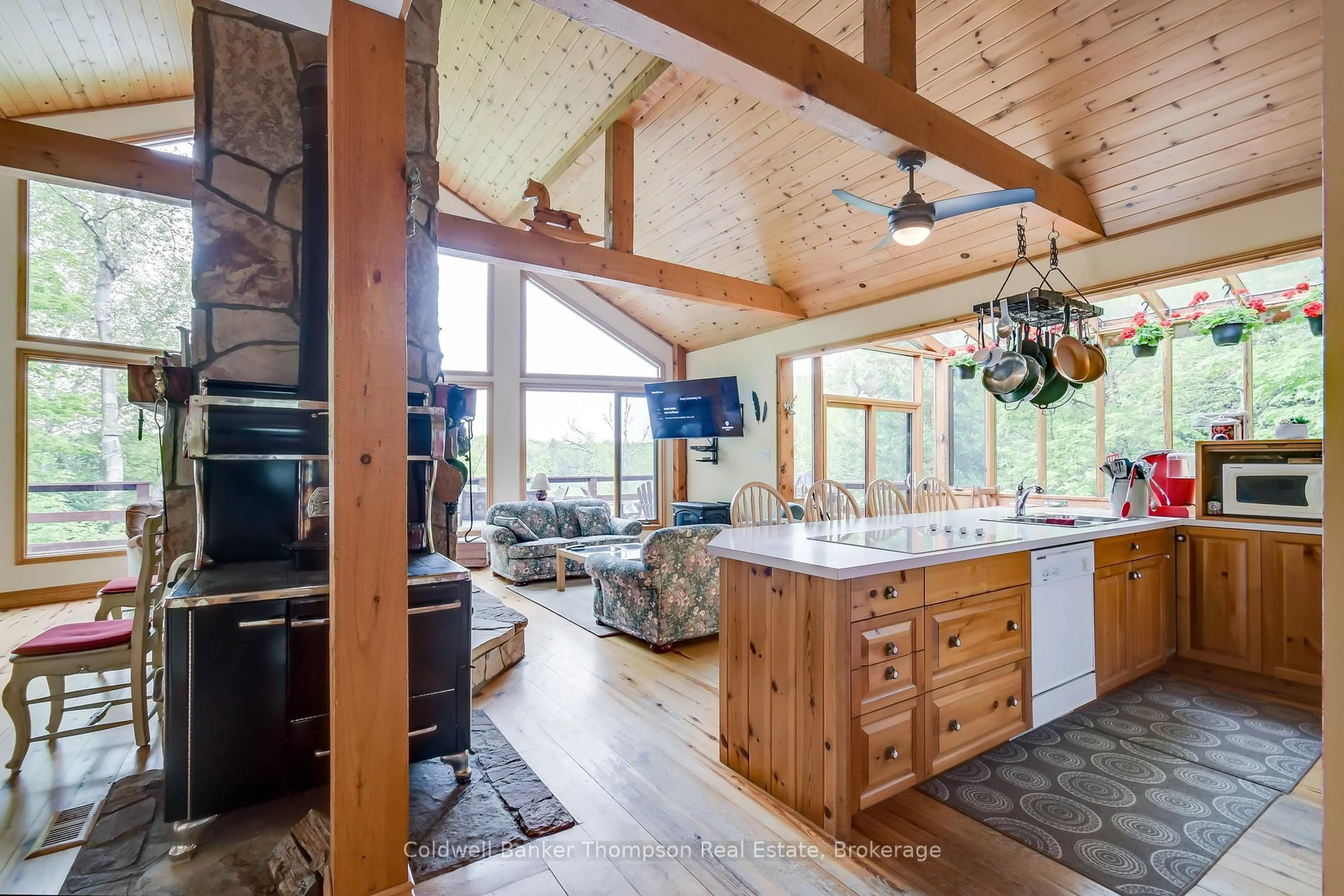 Open concept kitchen, unknown for 100 ROCK Rd, Huntsville Ontario P0A 1R0