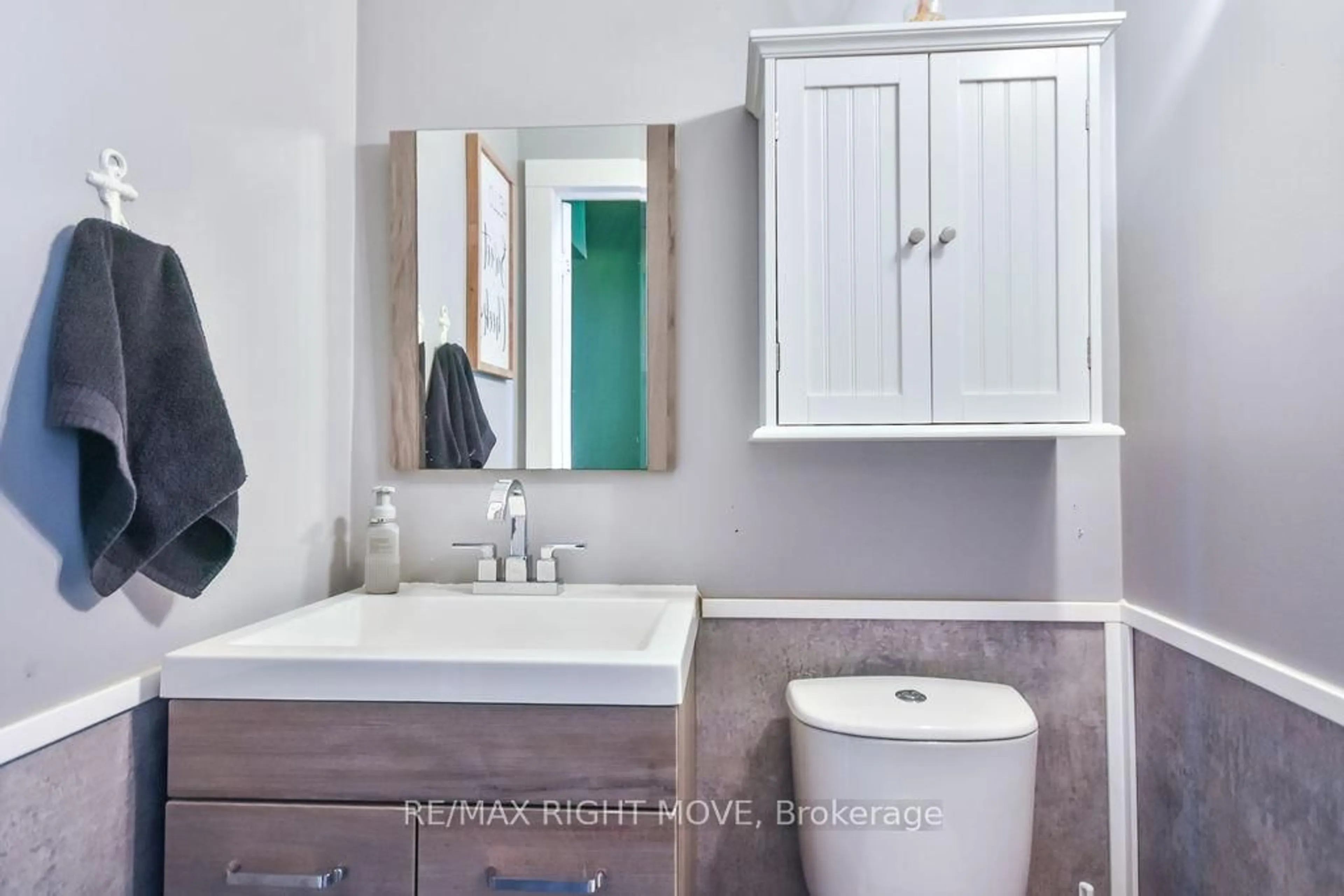 Contemporary bathroom, ceramic/tile floor for 198 Woodchester Ave, Bracebridge Ontario P1L 1H8