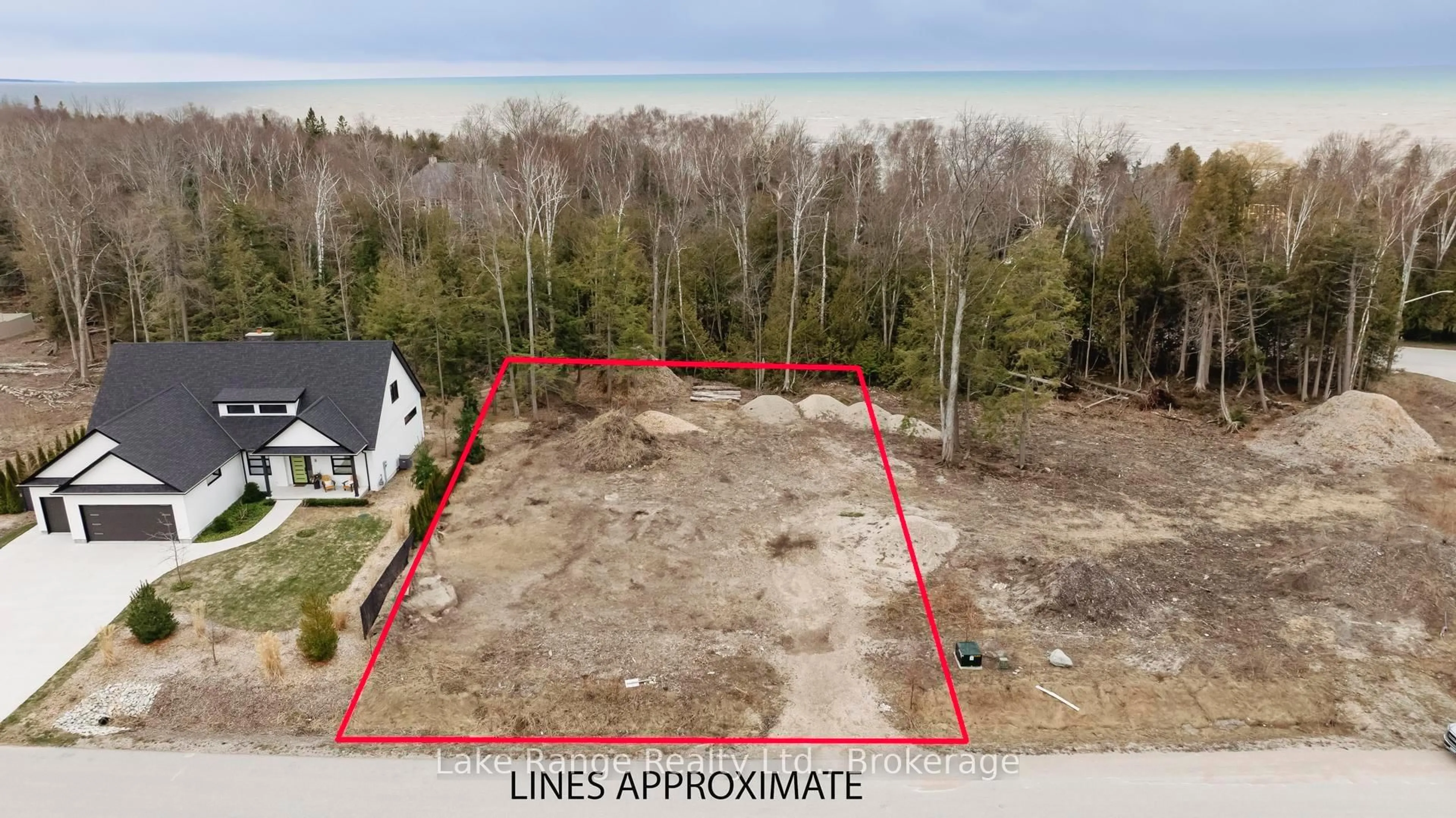A pic from outside/outdoor area/front of a property/back of a property/a pic from drone, unknown for 6 SUNSET Pl, Huron-Kinloss Ontario N0G 2R0