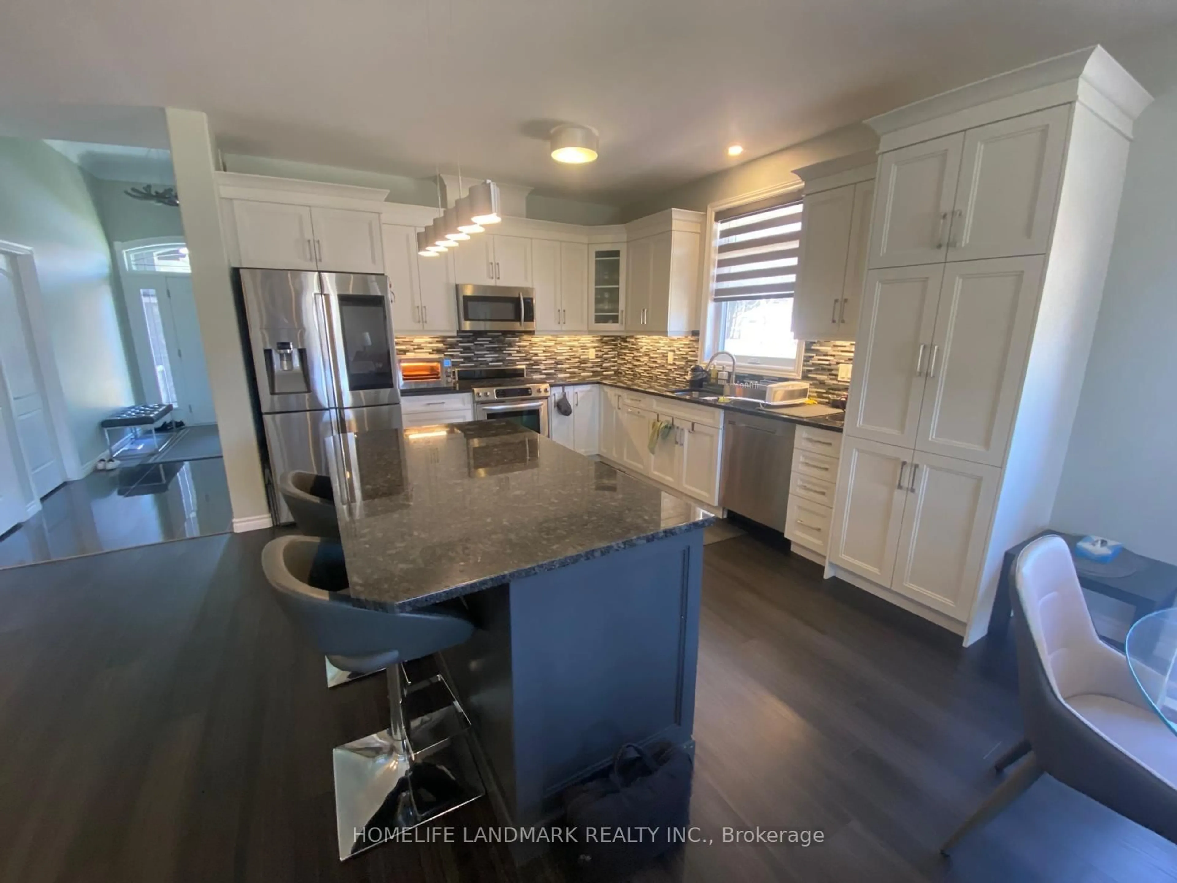 Open concept kitchen, unknown for 18 Lakewood Cres, Ingleside Ontario K8V 5P4