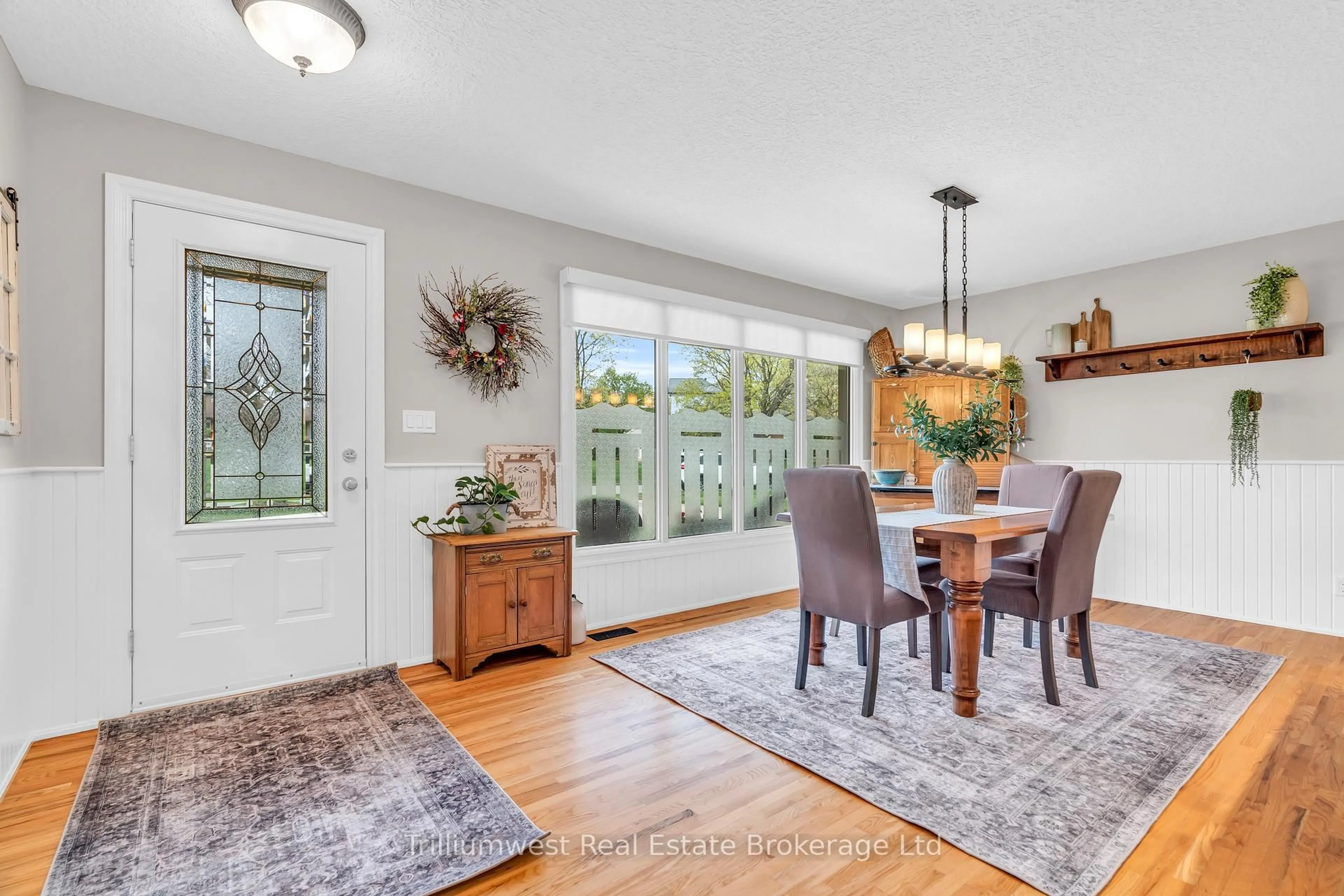 Dining room, unknown for 118 Dumbarton St, Guelph Ontario N1E 3T7