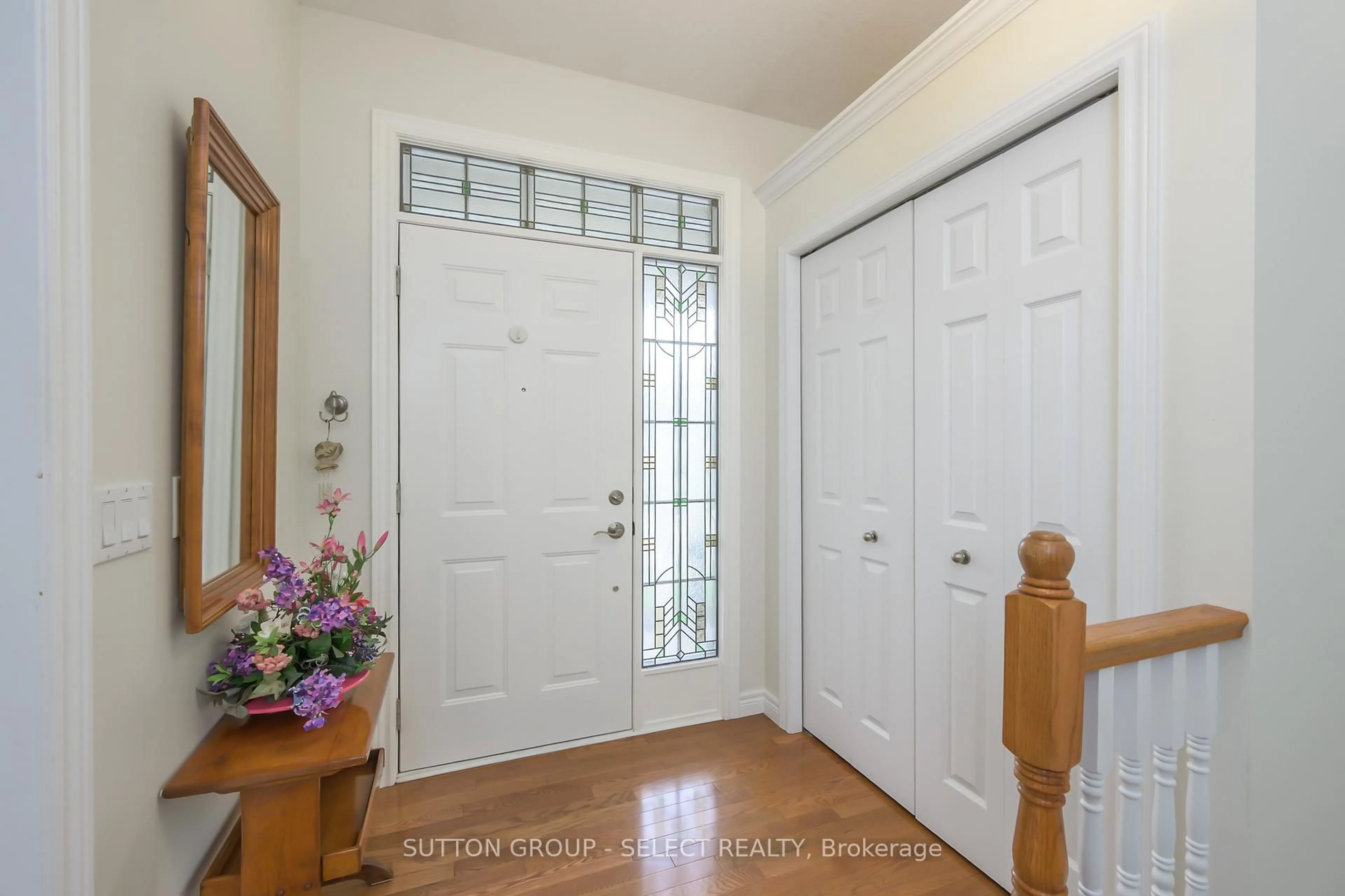 Indoor entryway for 800 Commissioners Rd #3, London South Ontario N6K 1C2