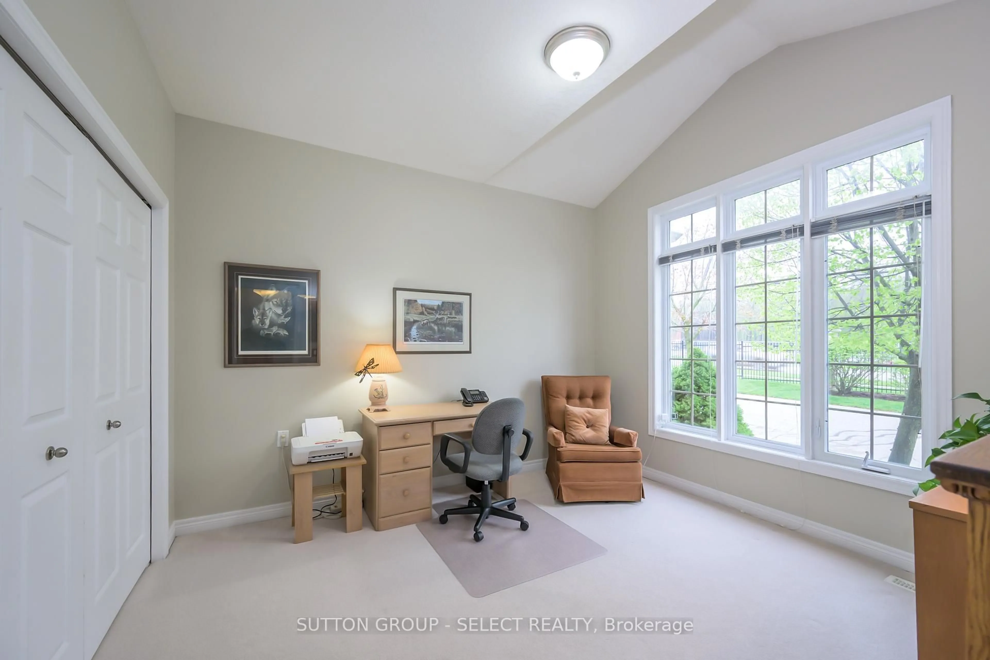 A pic of a room for 800 Commissioners Rd #3, London South Ontario N6K 1C2