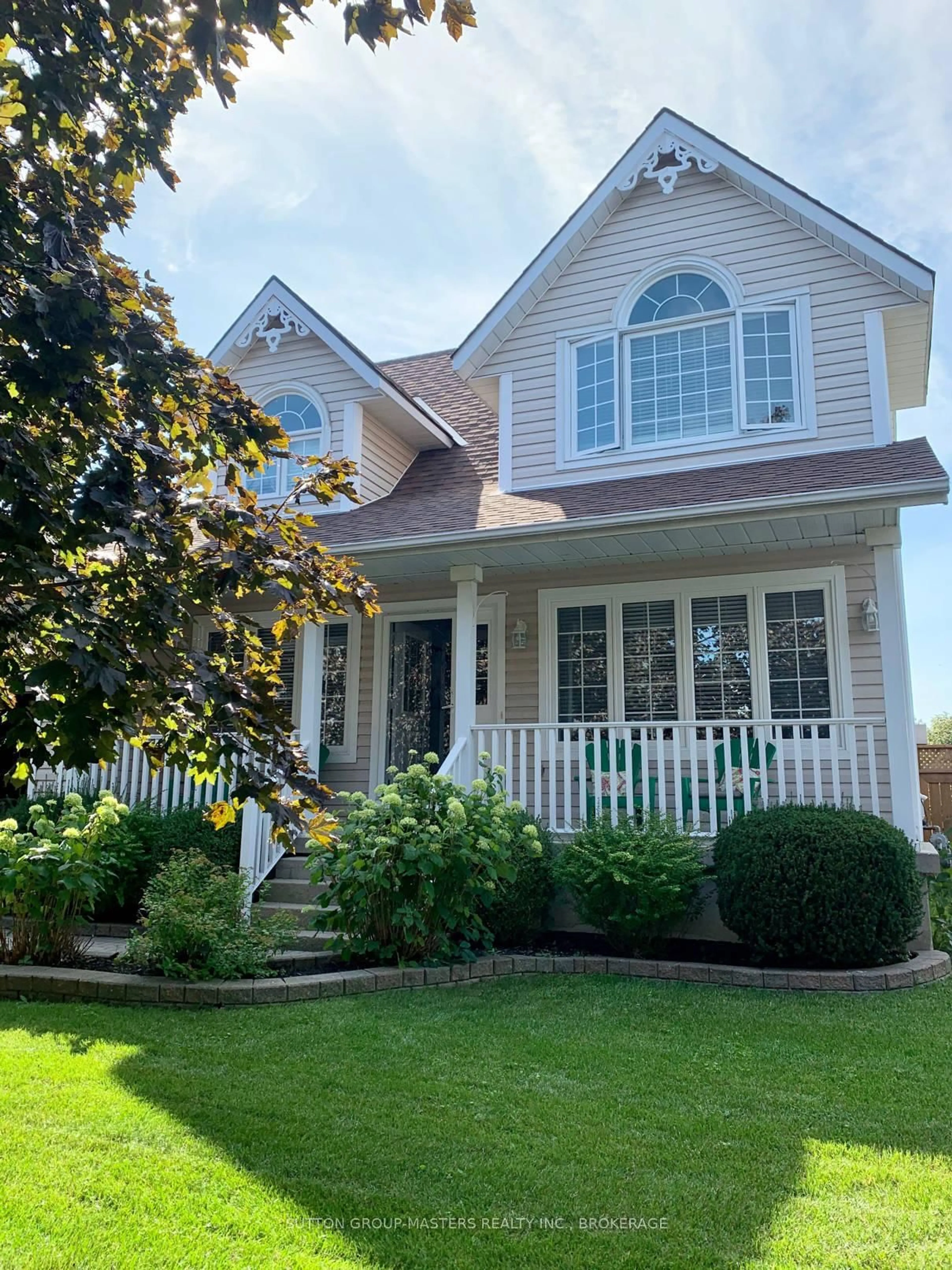 Home with vinyl exterior material, street for 1018 Greenwood Park Dr, Kingston Ontario K7K 7C2