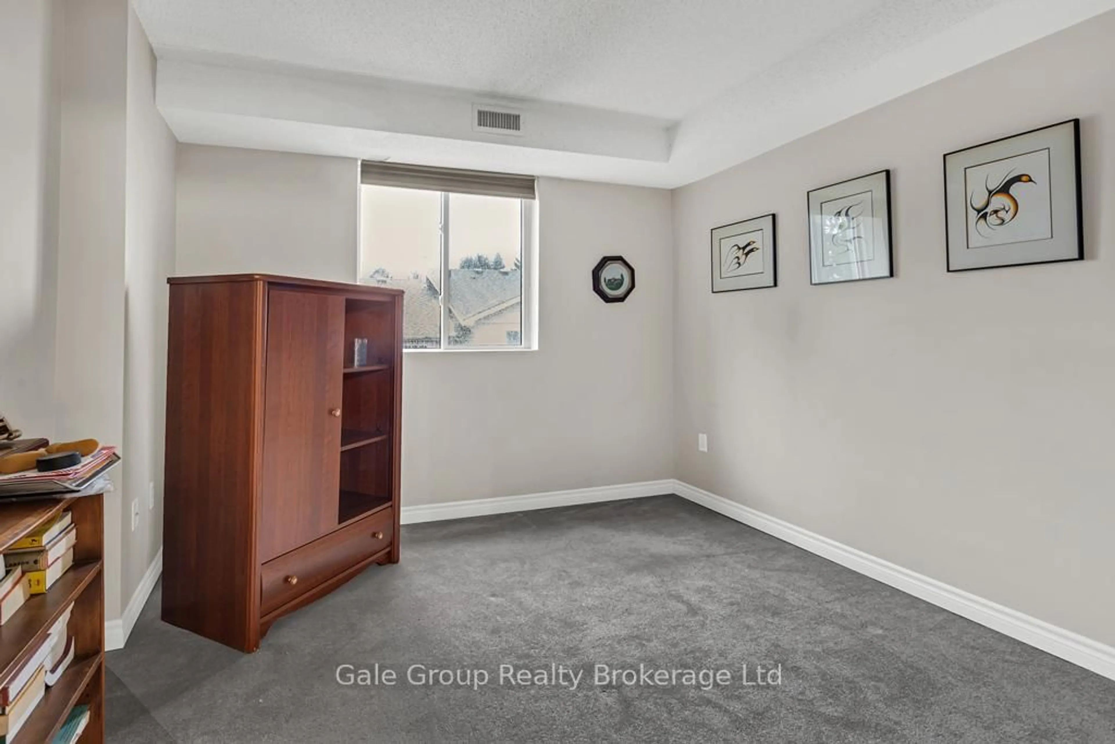 A pic of a room for 163 FERGUSON Dr #302, Woodstock Ontario N4V 1B1
