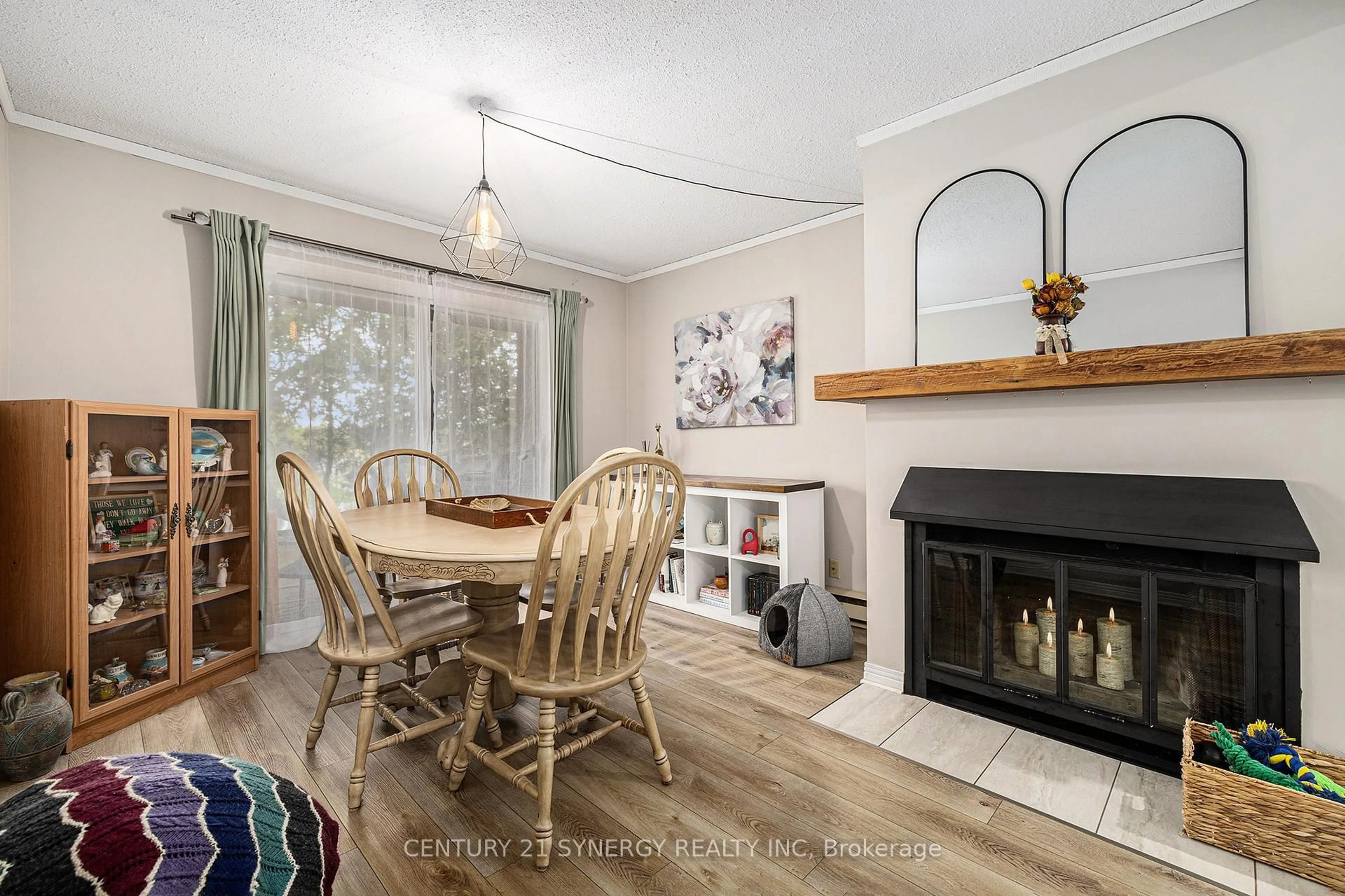 Dining room, wood/laminate floor for 502 Stratas Crt #37, Kanata Ontario K2L 3K7