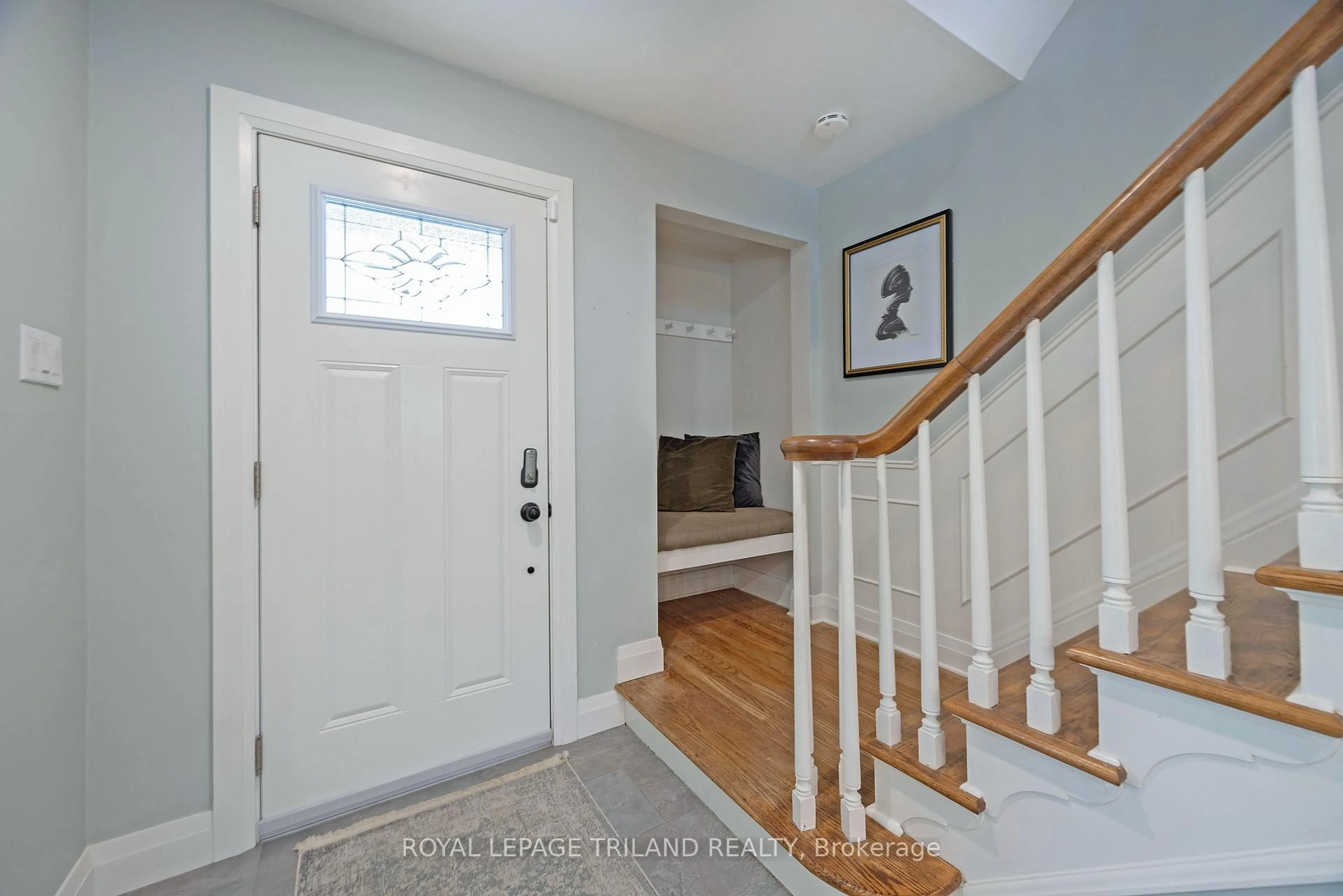 Indoor entryway for 65 Radcliffe Cres, London North Ontario N6H 3X3