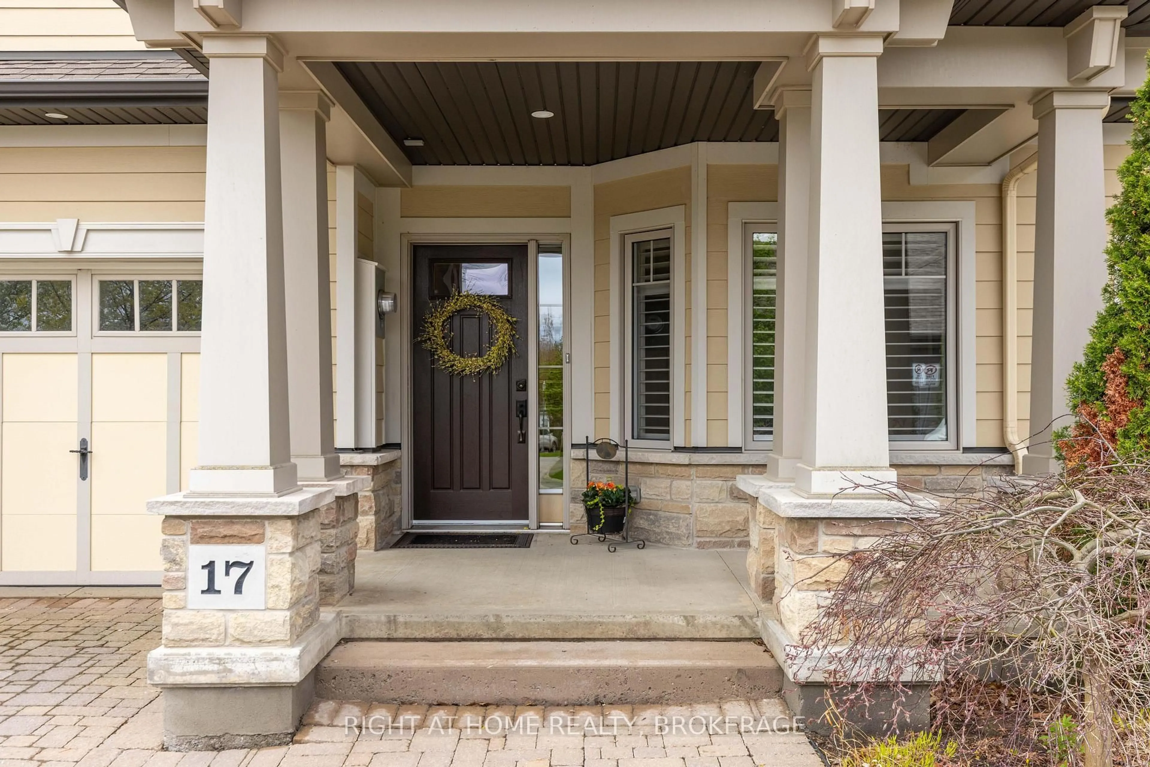 Indoor entryway for 2880 King St #17, Lincoln Ontario L0R 1S0