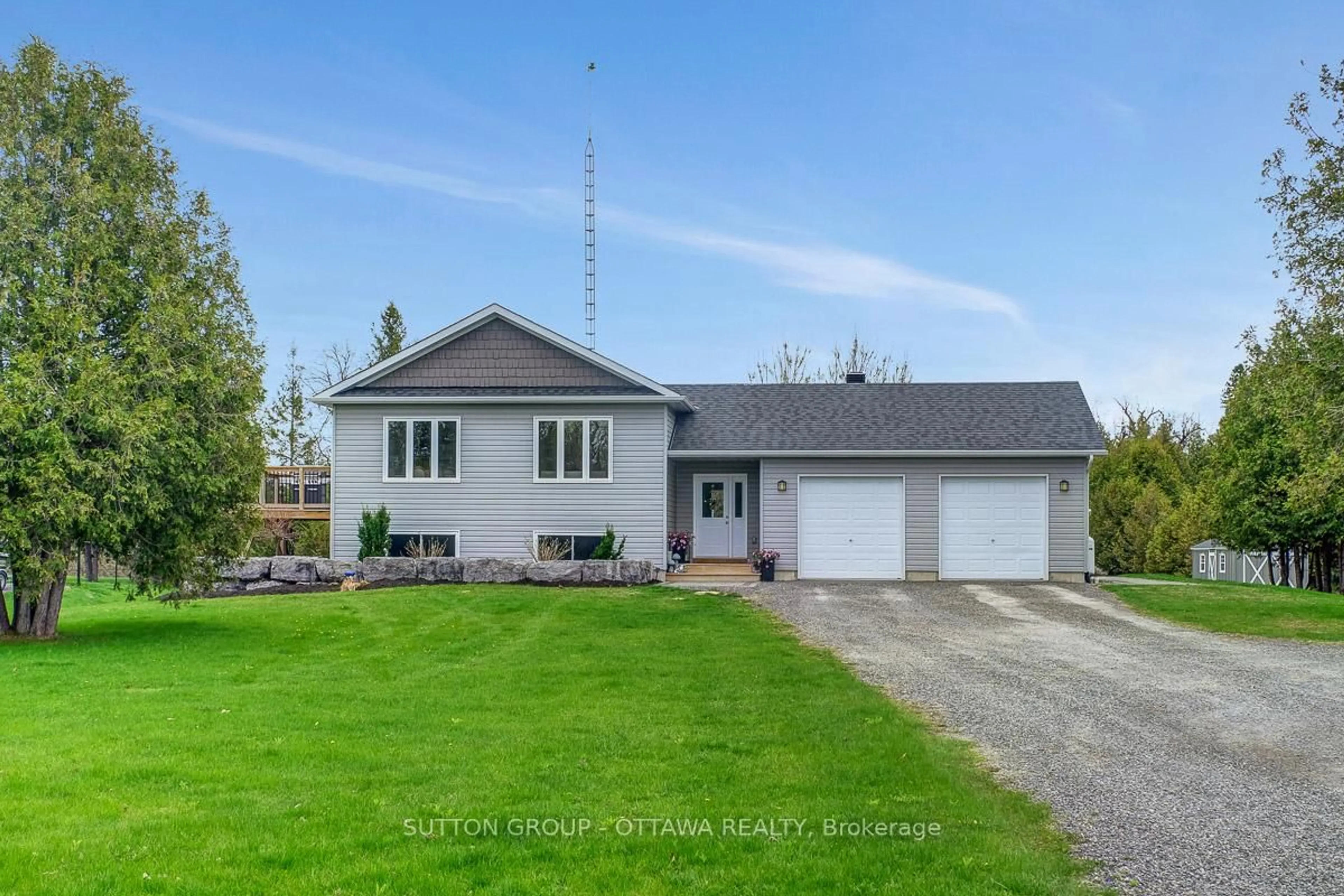 Home with vinyl exterior material, street for 1191 7th Line Rd, Carleton Place Ontario K7C 3P2