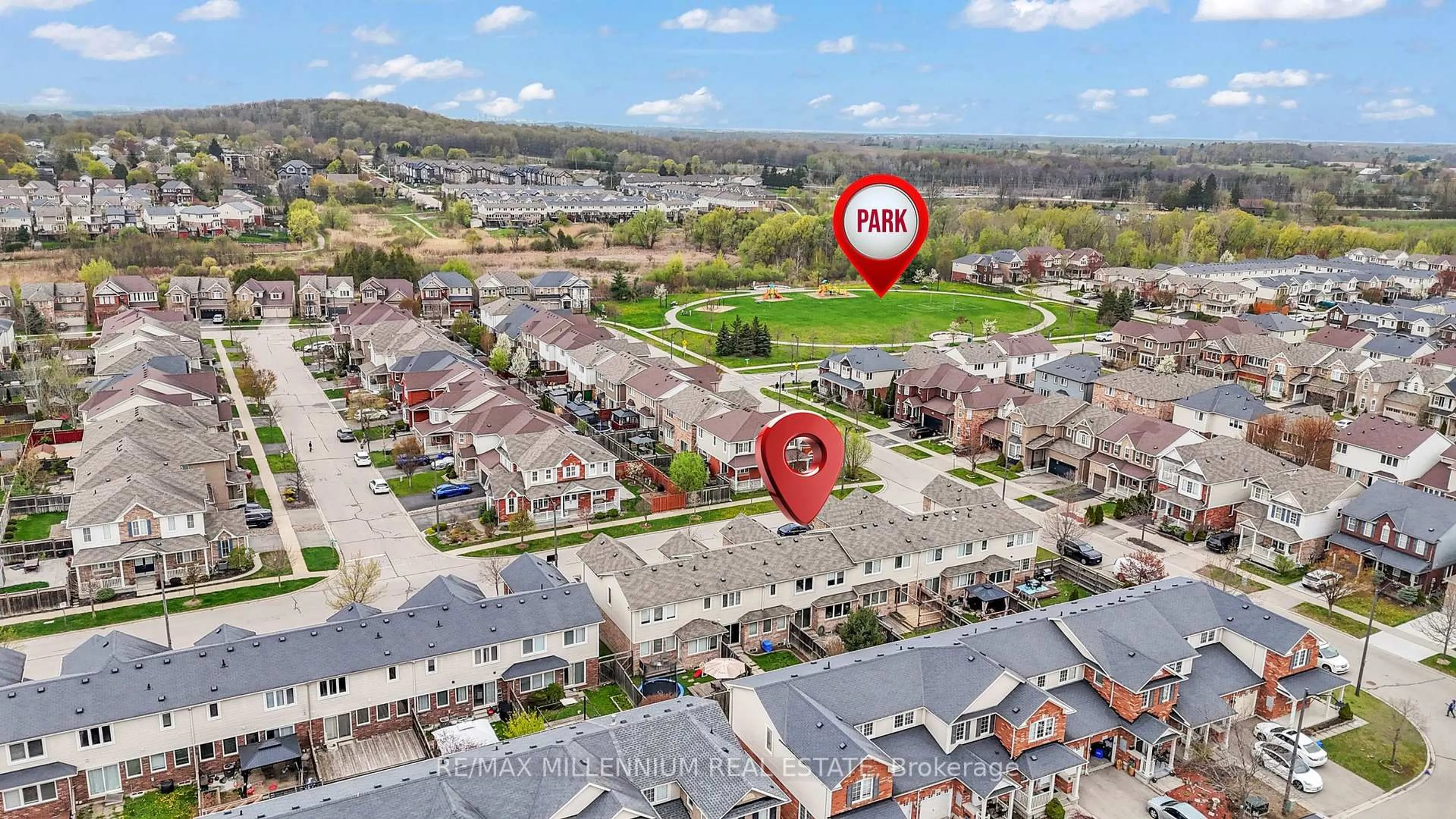 A pic from outside/outdoor area/front of a property/back of a property/a pic from drone, street for 166 Silverthorne Dr, Cambridge Ontario N3C 0C3