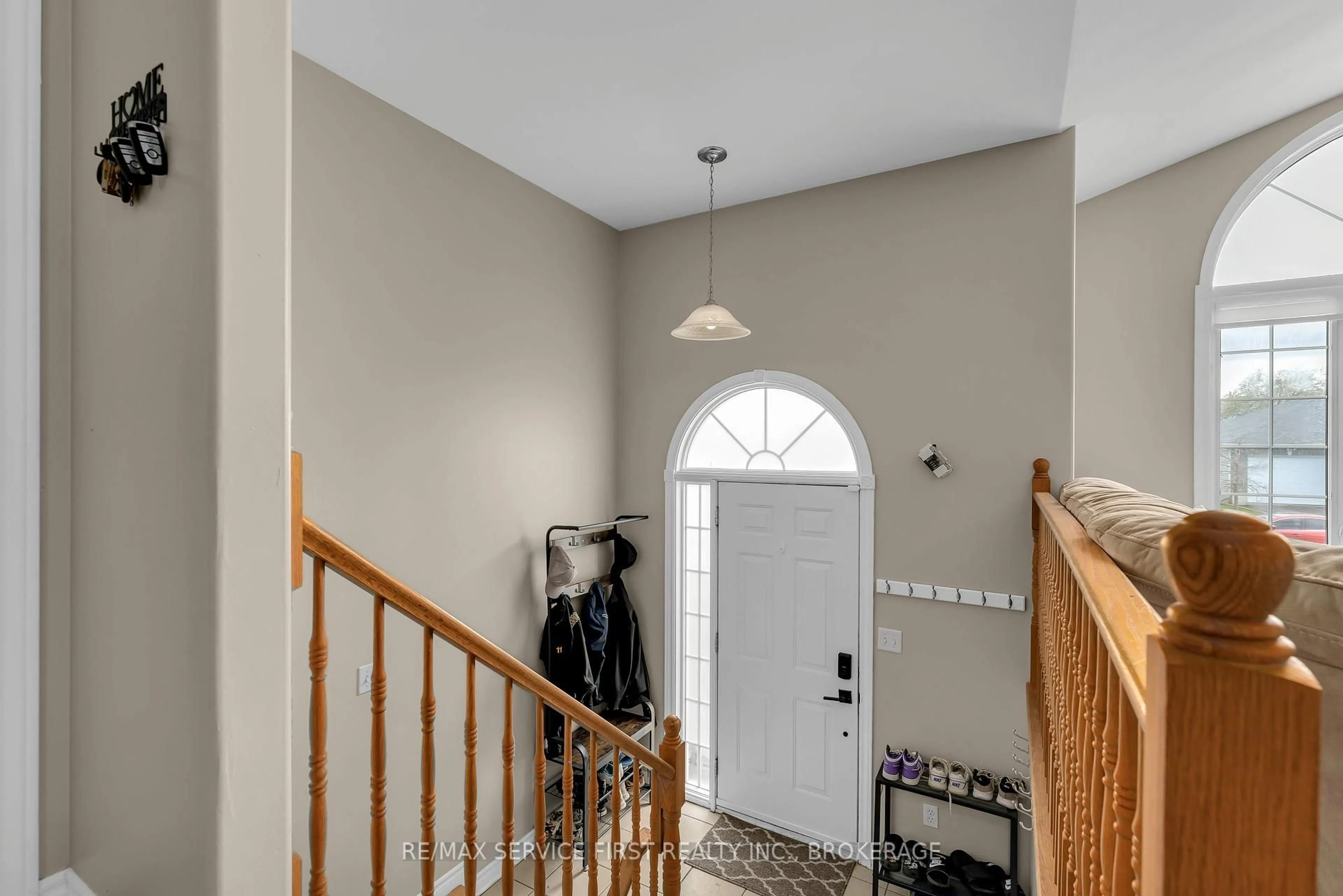 Indoor entryway for 749 Tanner Dr, Kingston Ontario K7M 9G7