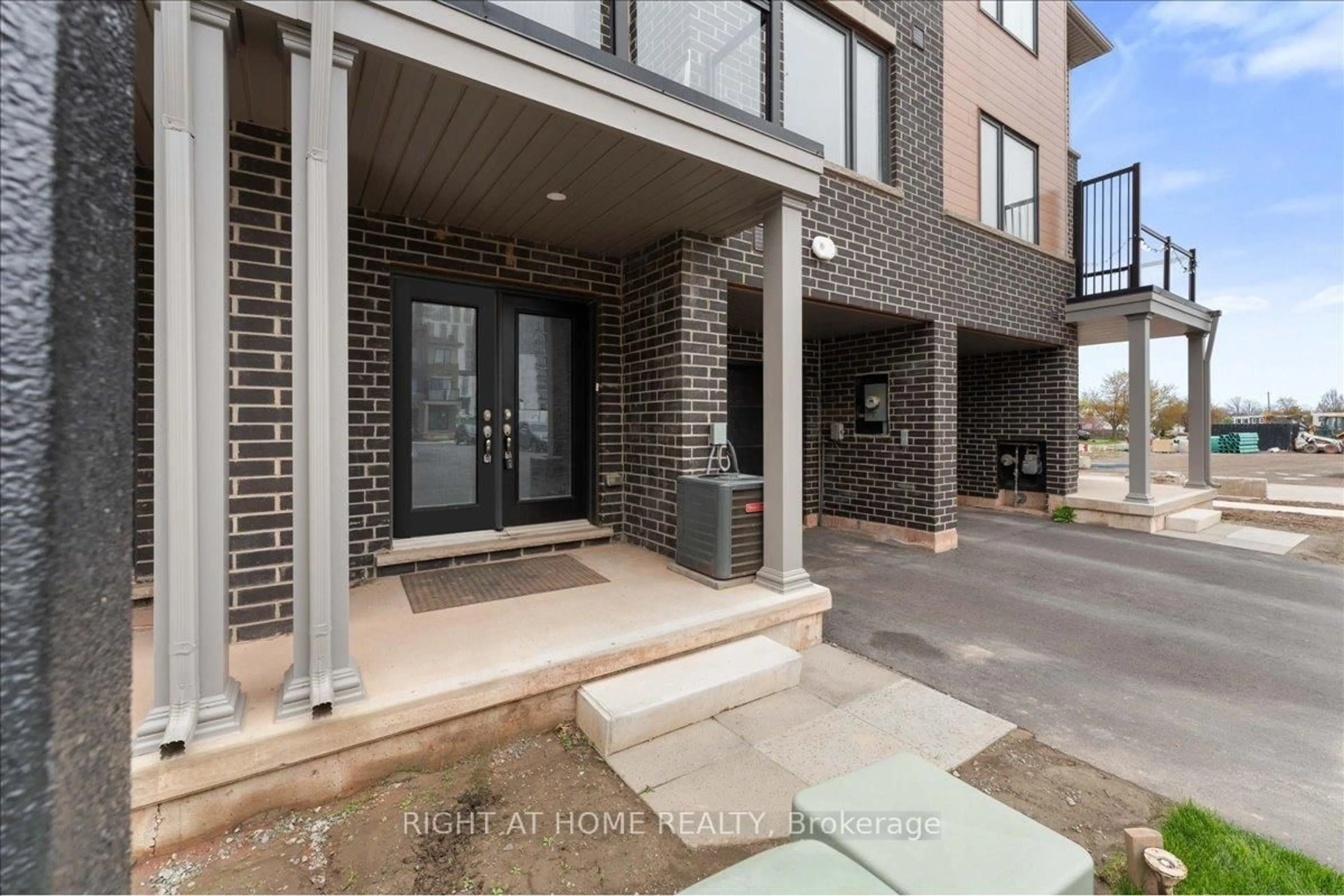 Unknown for 52 Dryden Lane, Hamilton Ontario L8H 0B6