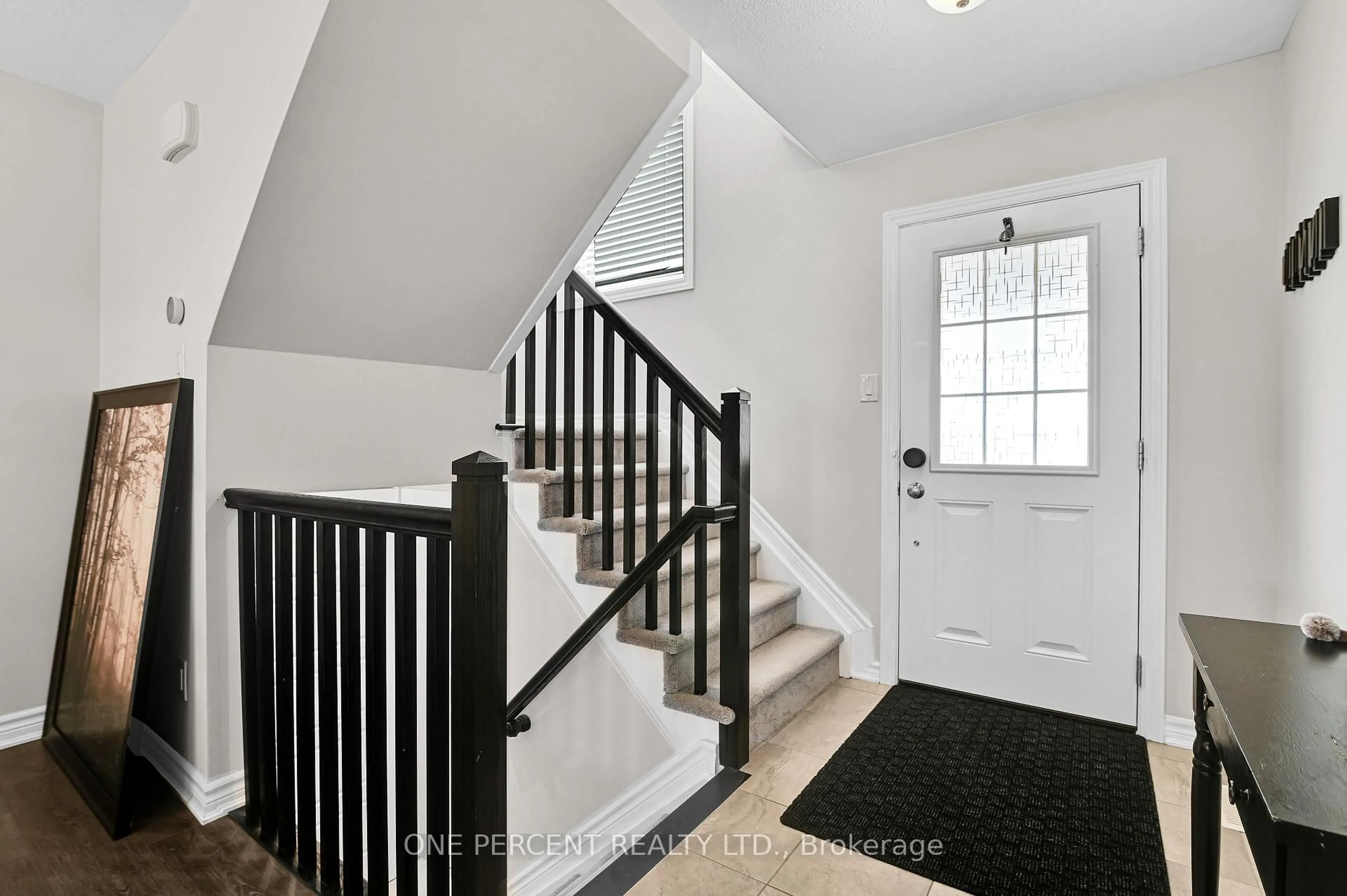 Indoor entryway for 899 Fameflower St, Ottawa Ontario K2J 6H3