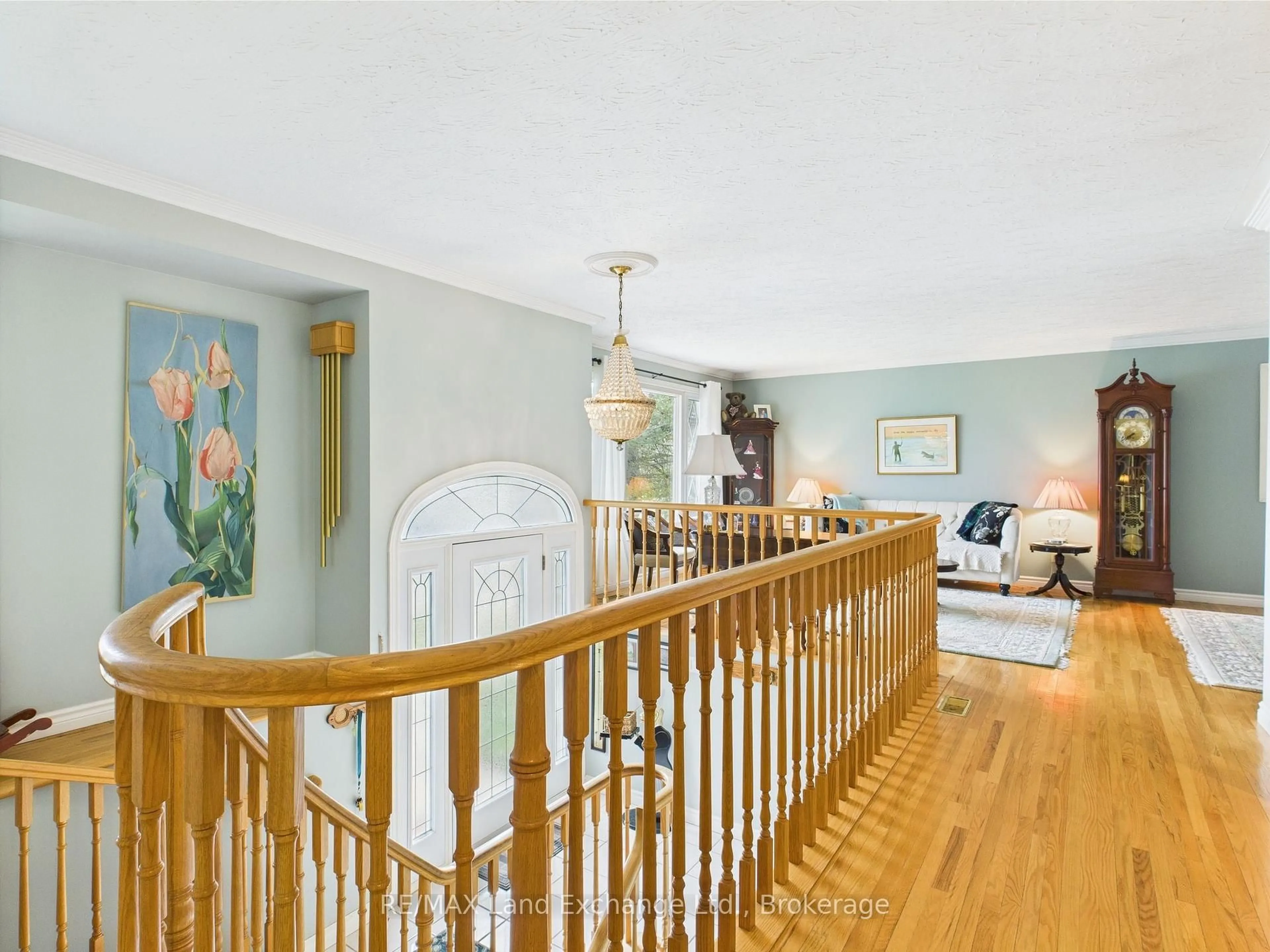 Indoor foyer for 155 Willis Cres, Huron-Kinloss Ontario N0G 2R0