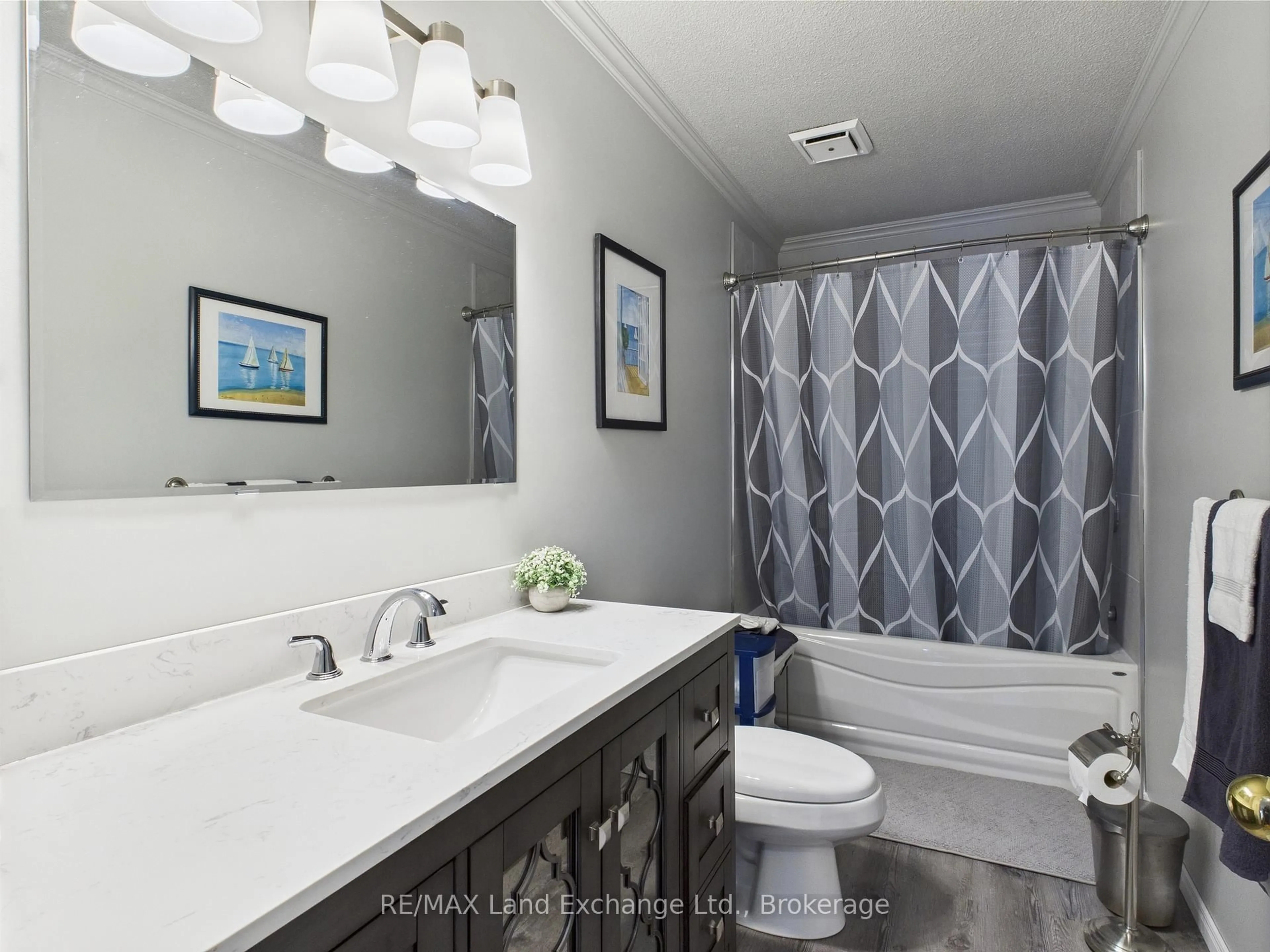 Contemporary bathroom, ceramic/tile floor for 155 Willis Cres, Huron-Kinloss Ontario N0G 2R0