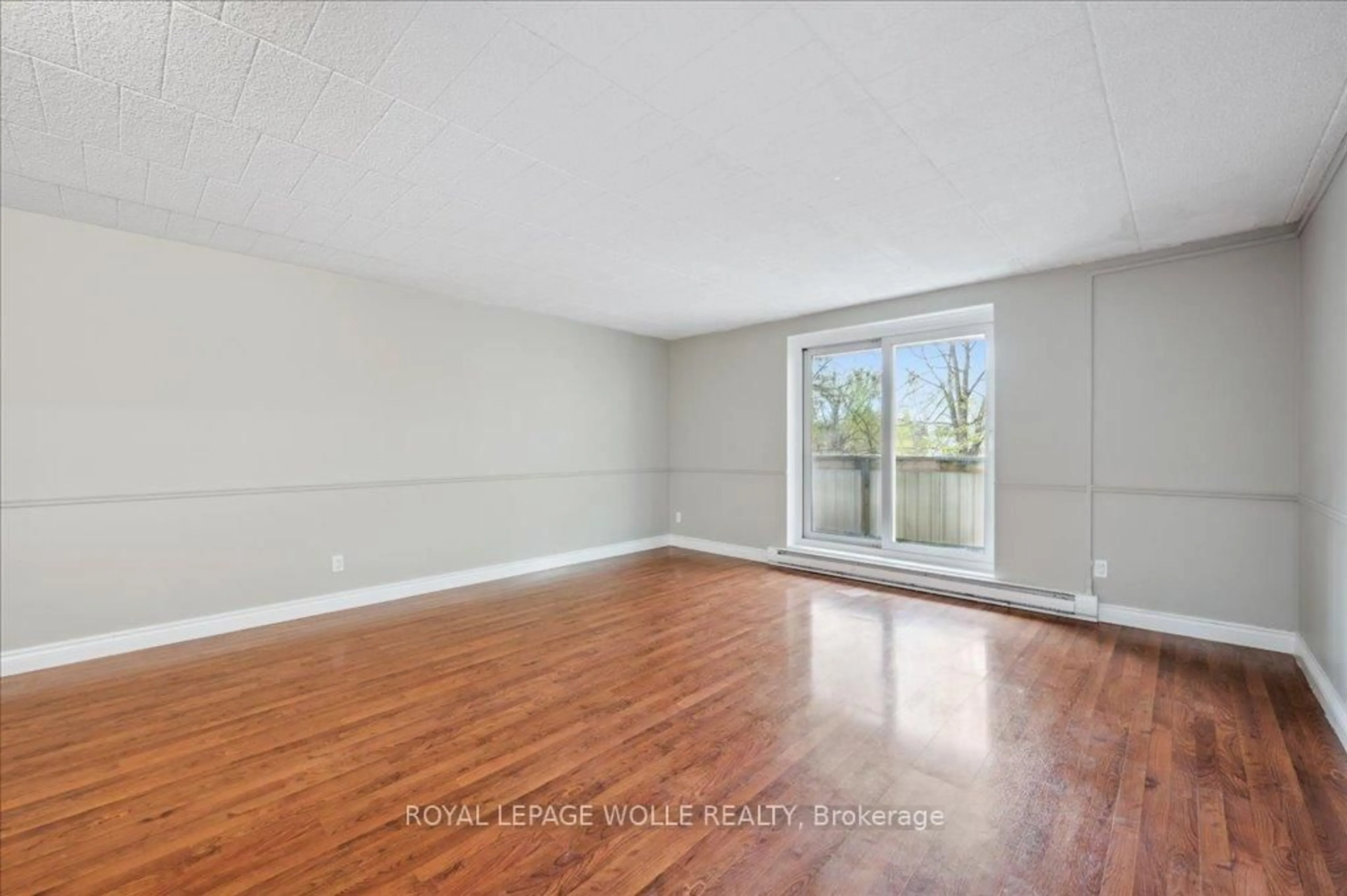 A pic of a room for 75 Hazelglen Dr #206, Kitchener Ontario N2M 2E2