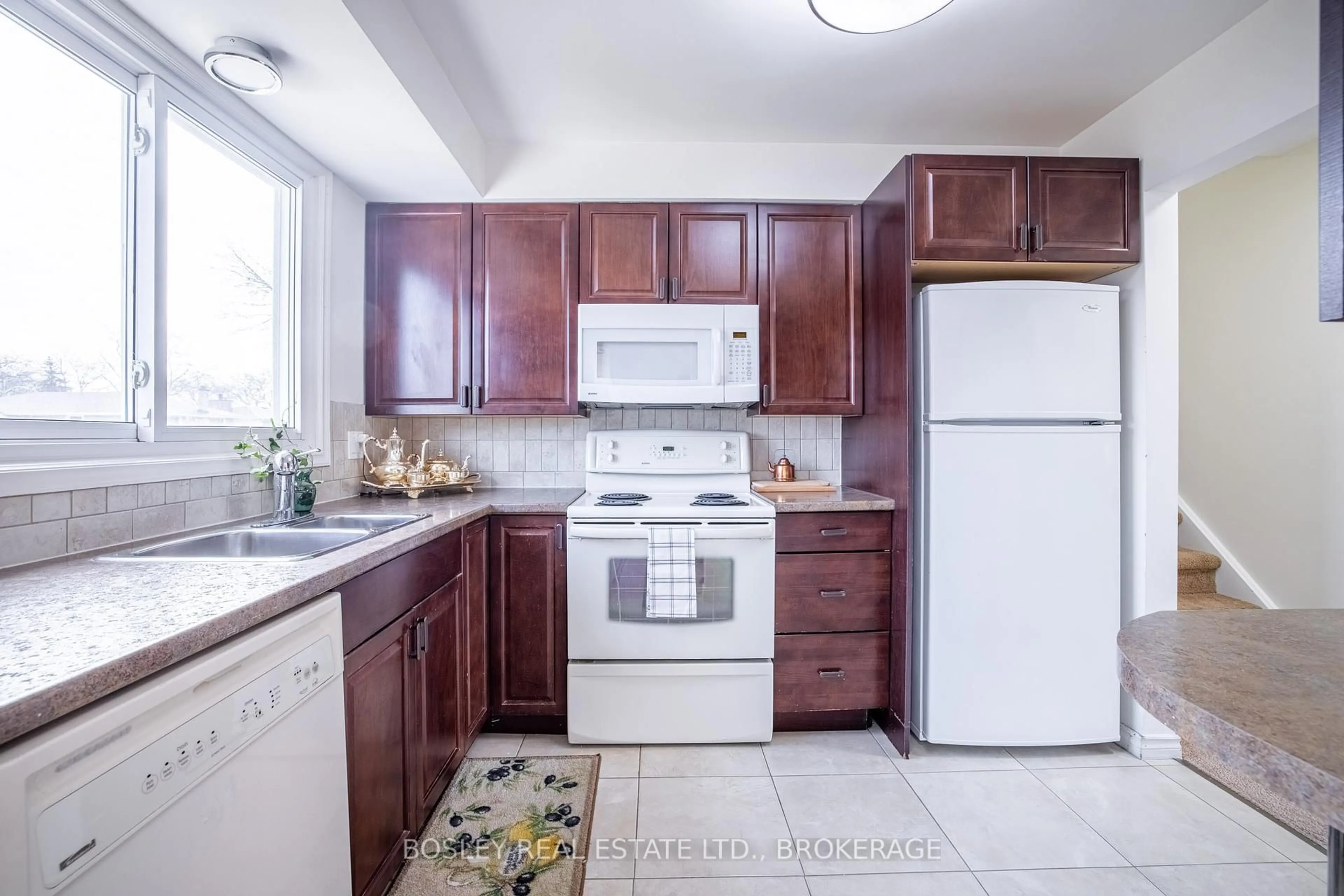 Standard kitchen, ceramic/tile floor for 24 Bendingroad Cres, St. Catharines Ontario L2N 5R5