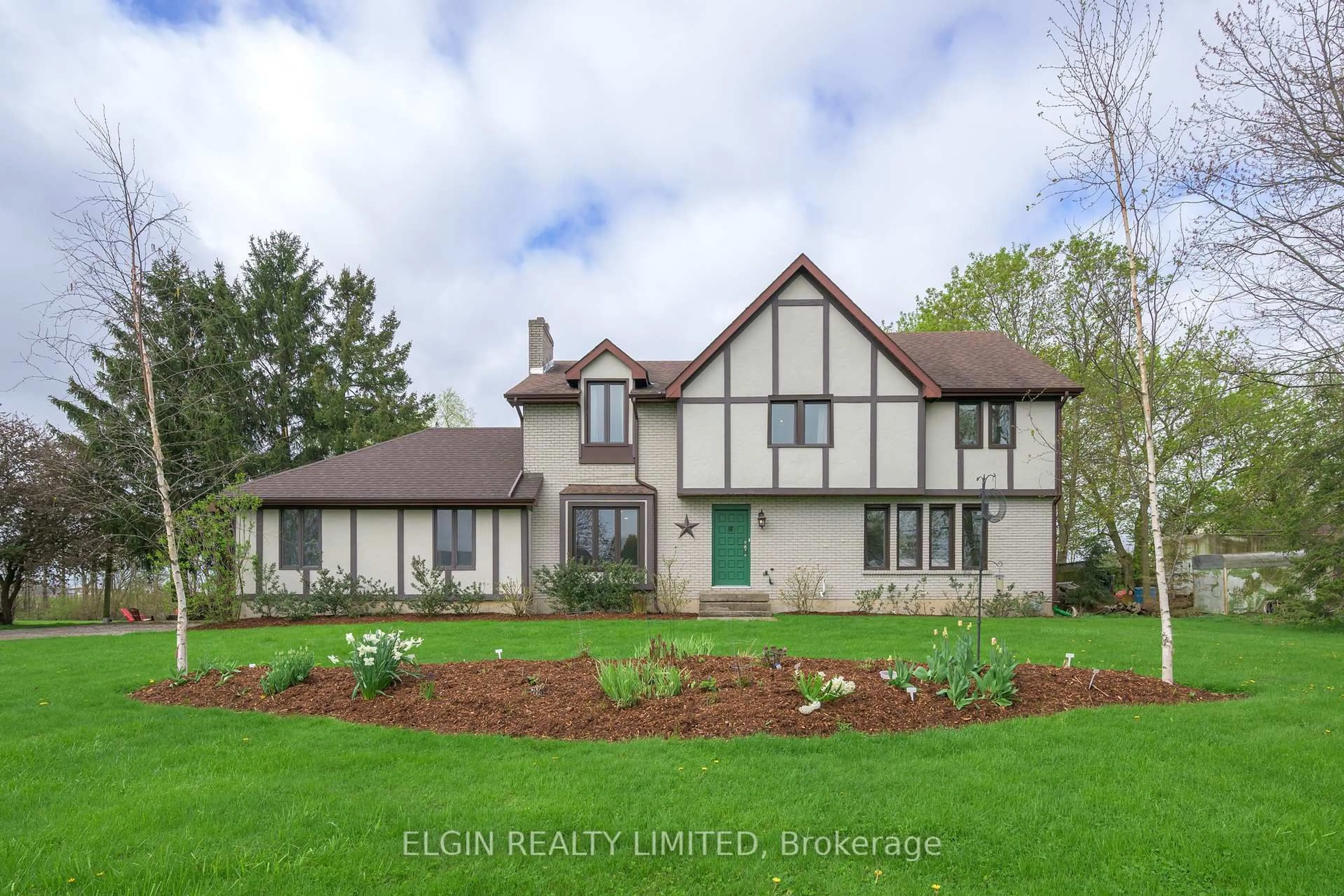 Home with brick exterior material, unknown for 7763 CENTRE St, Southwold Ontario N0L 1K0