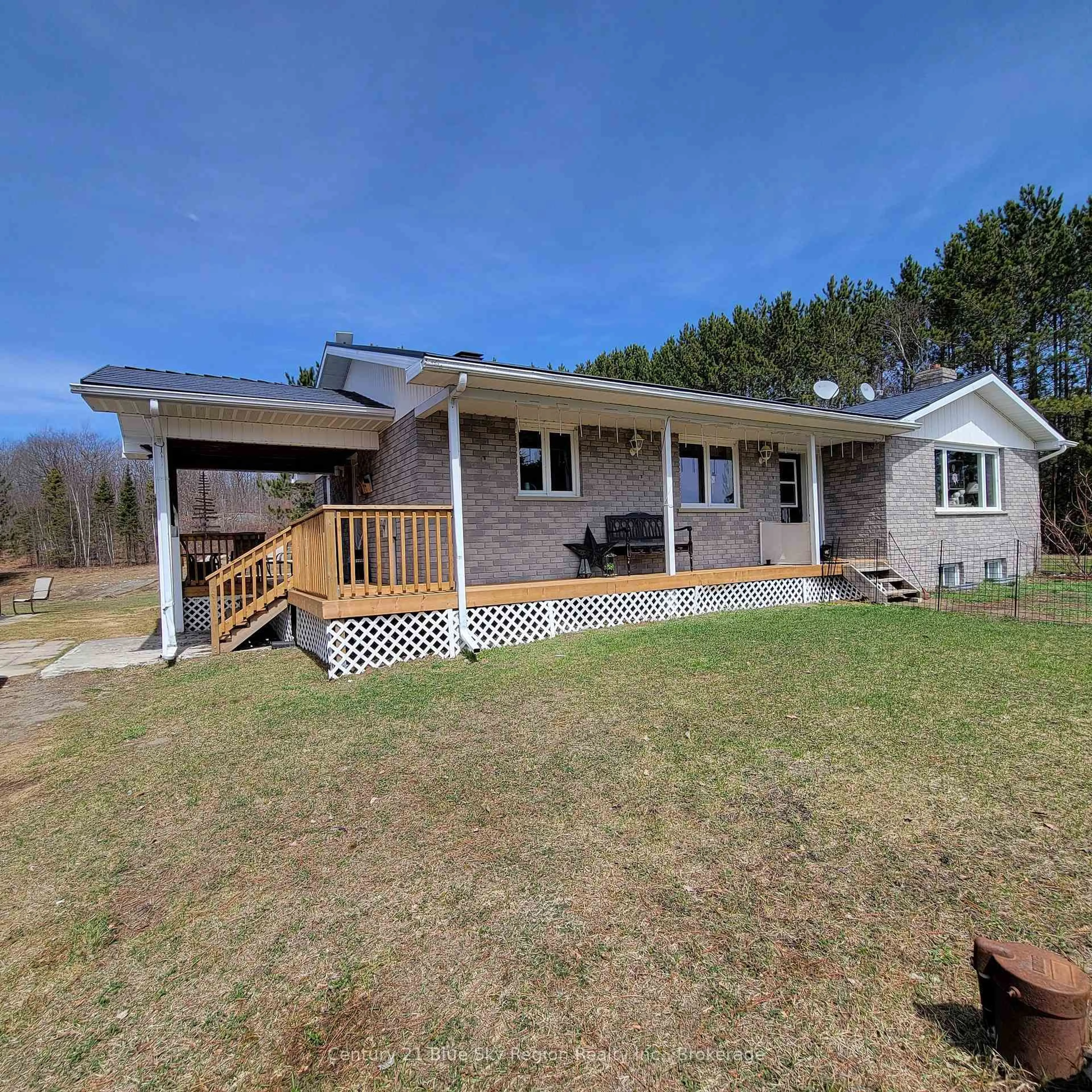 A pic from outside/outdoor area/front of a property/back of a property/a pic from drone, building for 336 Bennet Rd, Markstay-Warren Ontario P0H 2N0