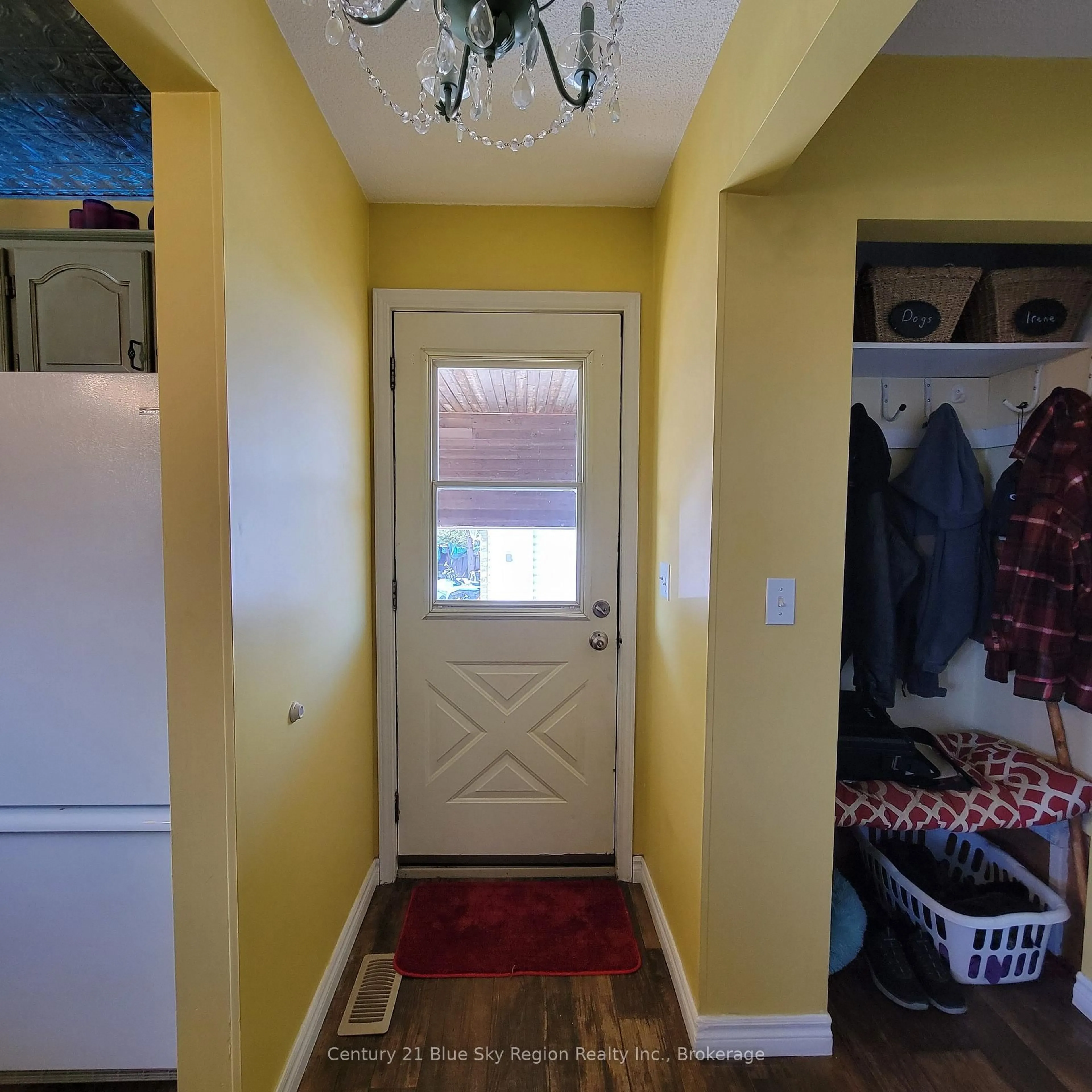 Indoor entryway for 336 Bennet Rd, Markstay-Warren Ontario P0H 2N0