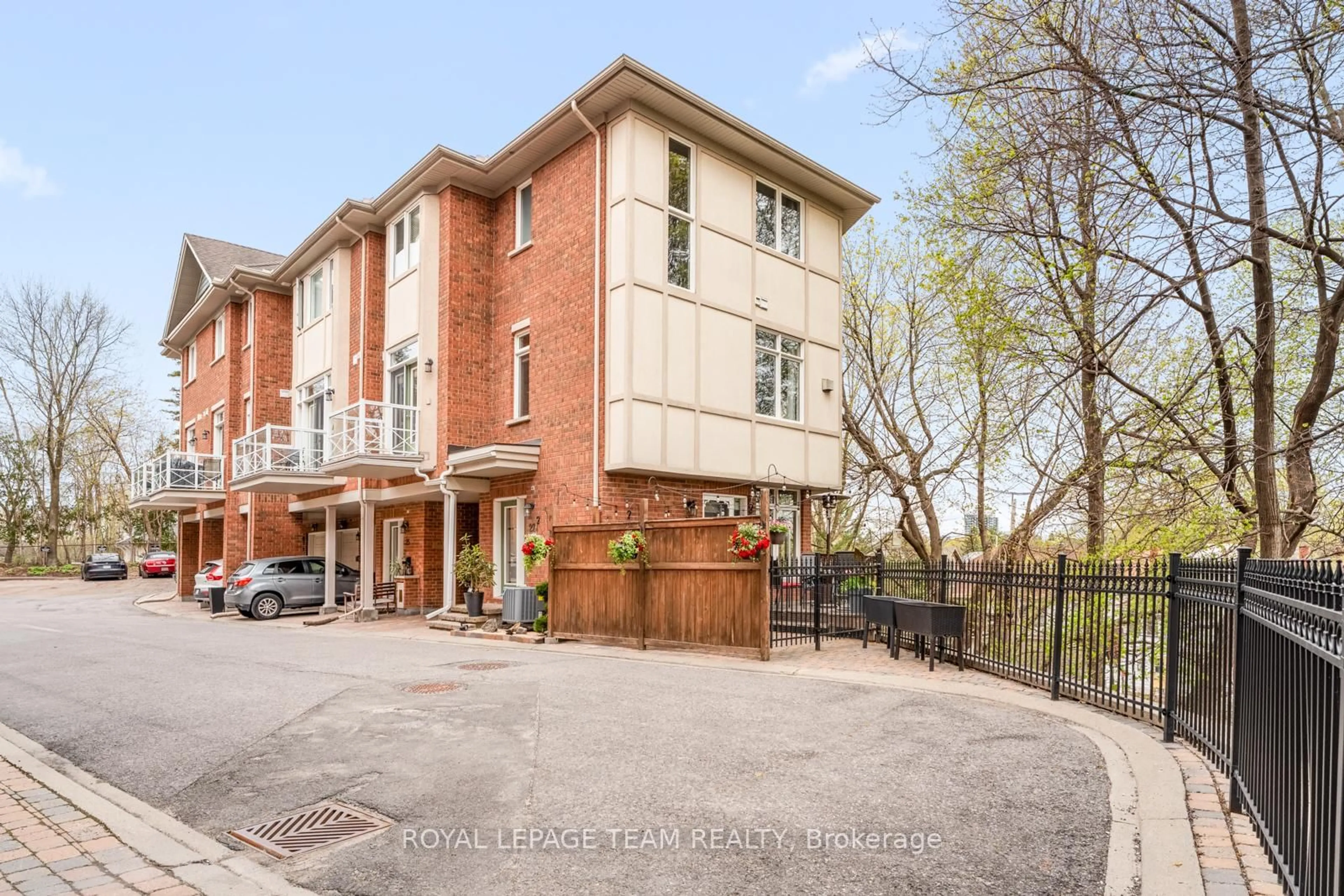 Home with brick exterior material, street for 520 Queen Elizabeth Dr #27, Ottawa Ontario K1S 5T7