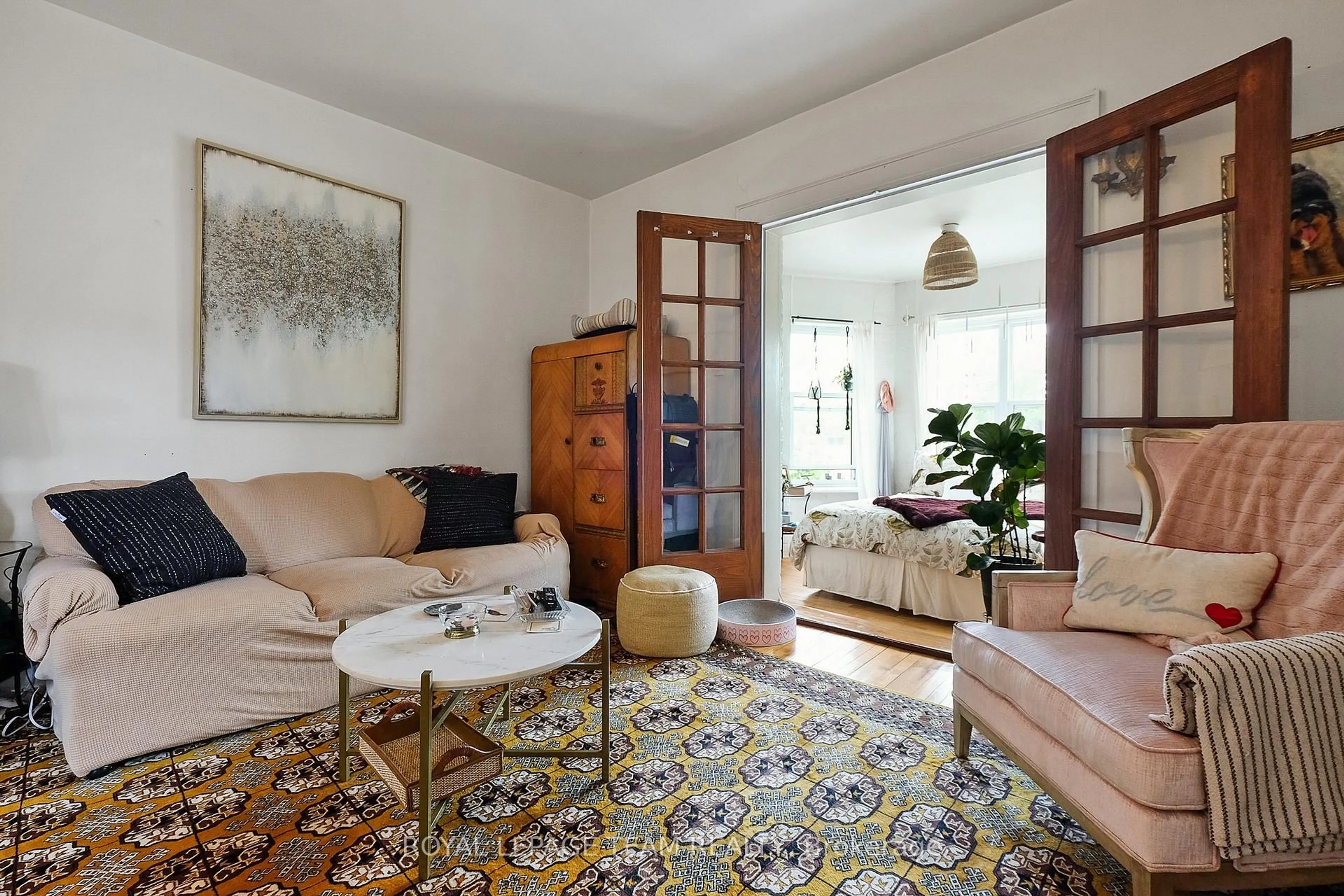 Living room with furniture, unknown for 305 WAVERLEY St, Ottawa Ontario K2P 0V9