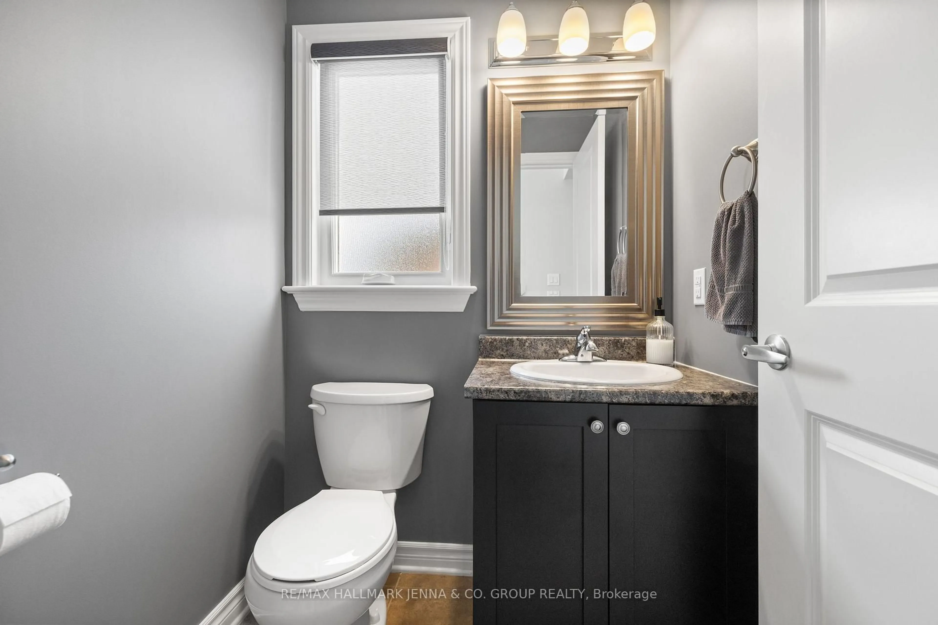 Standard bathroom, ceramic/tile floor for 325 Via Verona Ave, Ottawa Ontario K2J 5X9