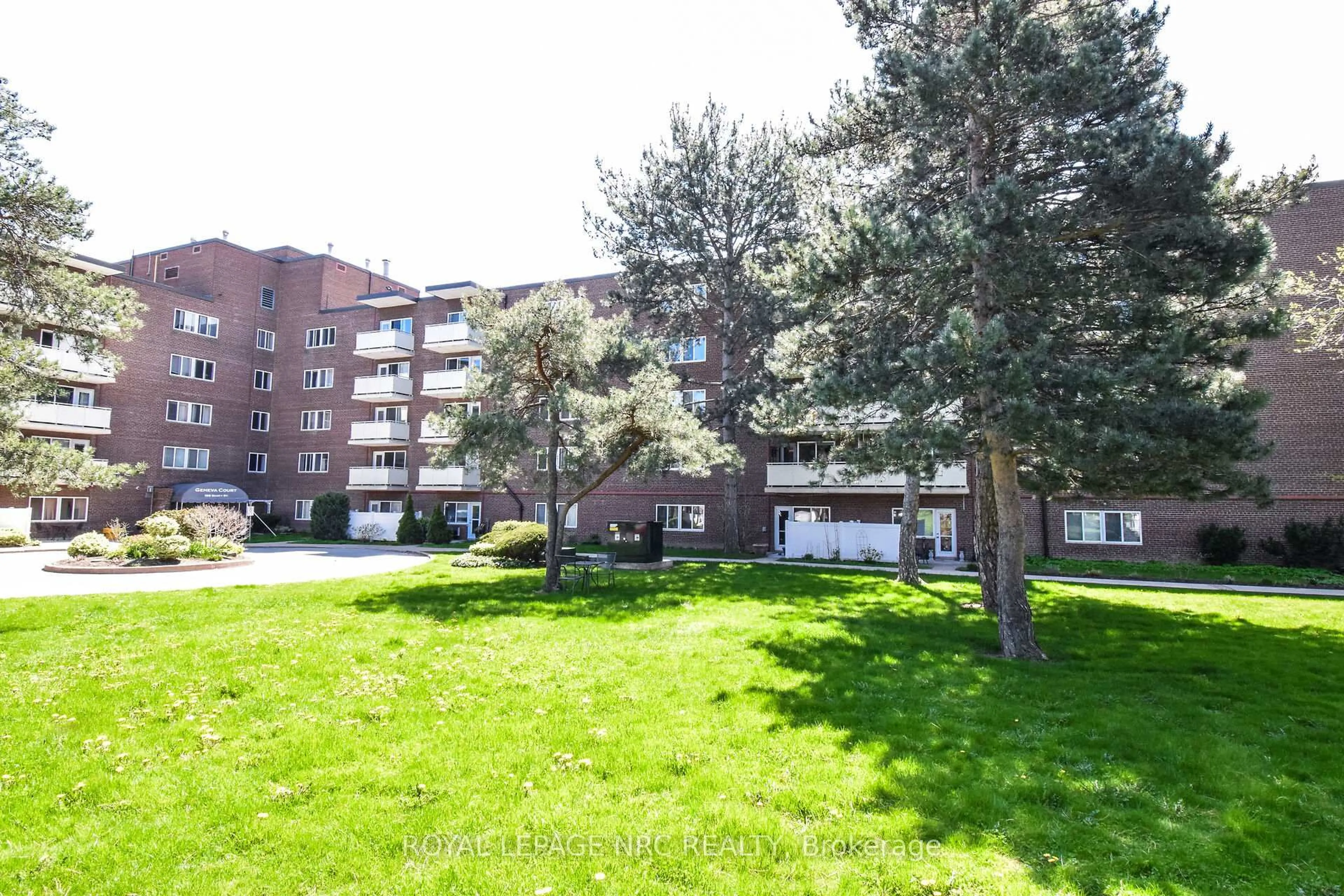Patio, street for 198 Scott St #305, St. Catharines Ontario L2N 5T3