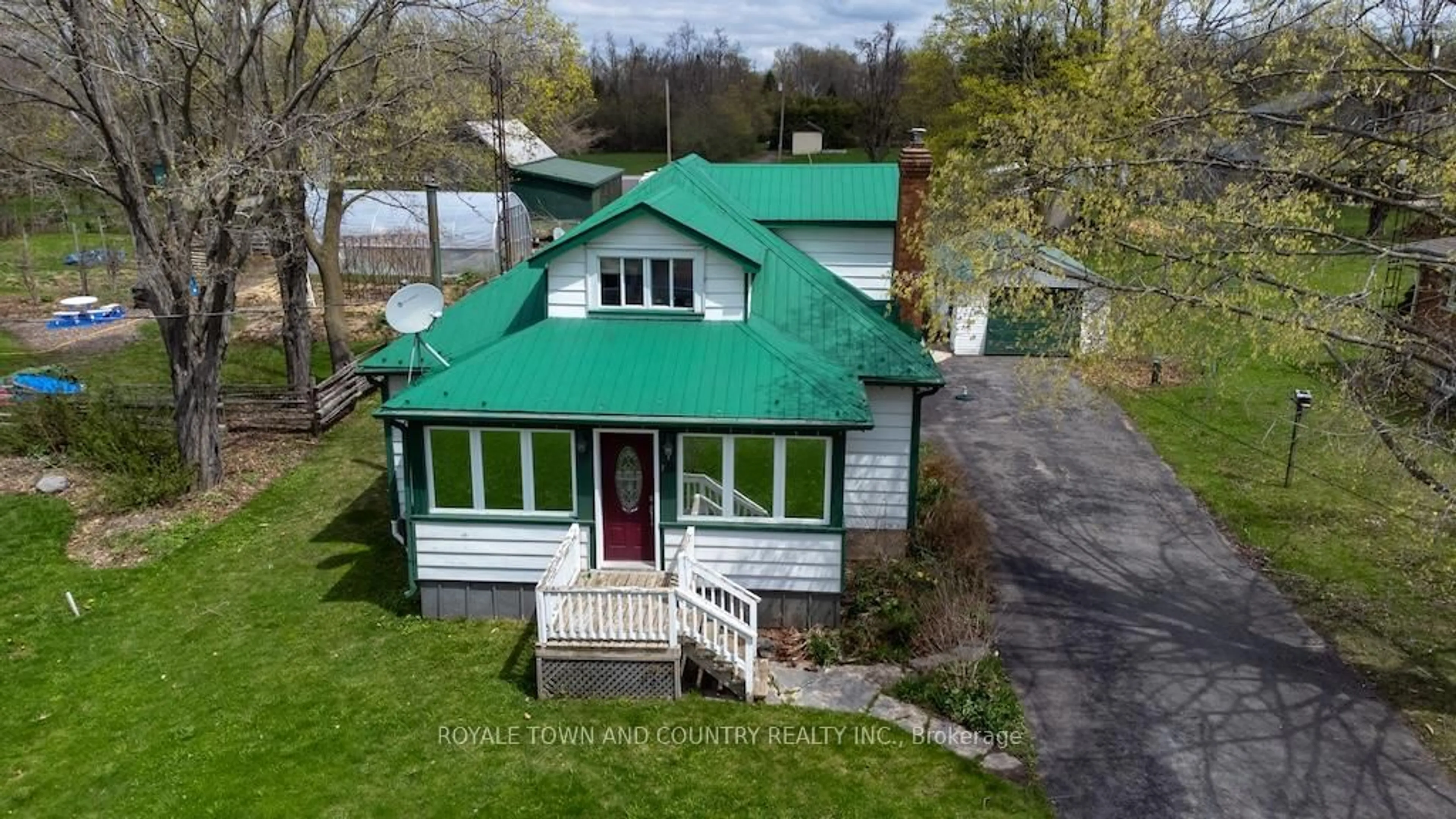 A pic from outside/outdoor area/front of a property/back of a property/a pic from drone, building for 16895 Simcoe St, Kawartha Lakes Ontario K0M 2J0
