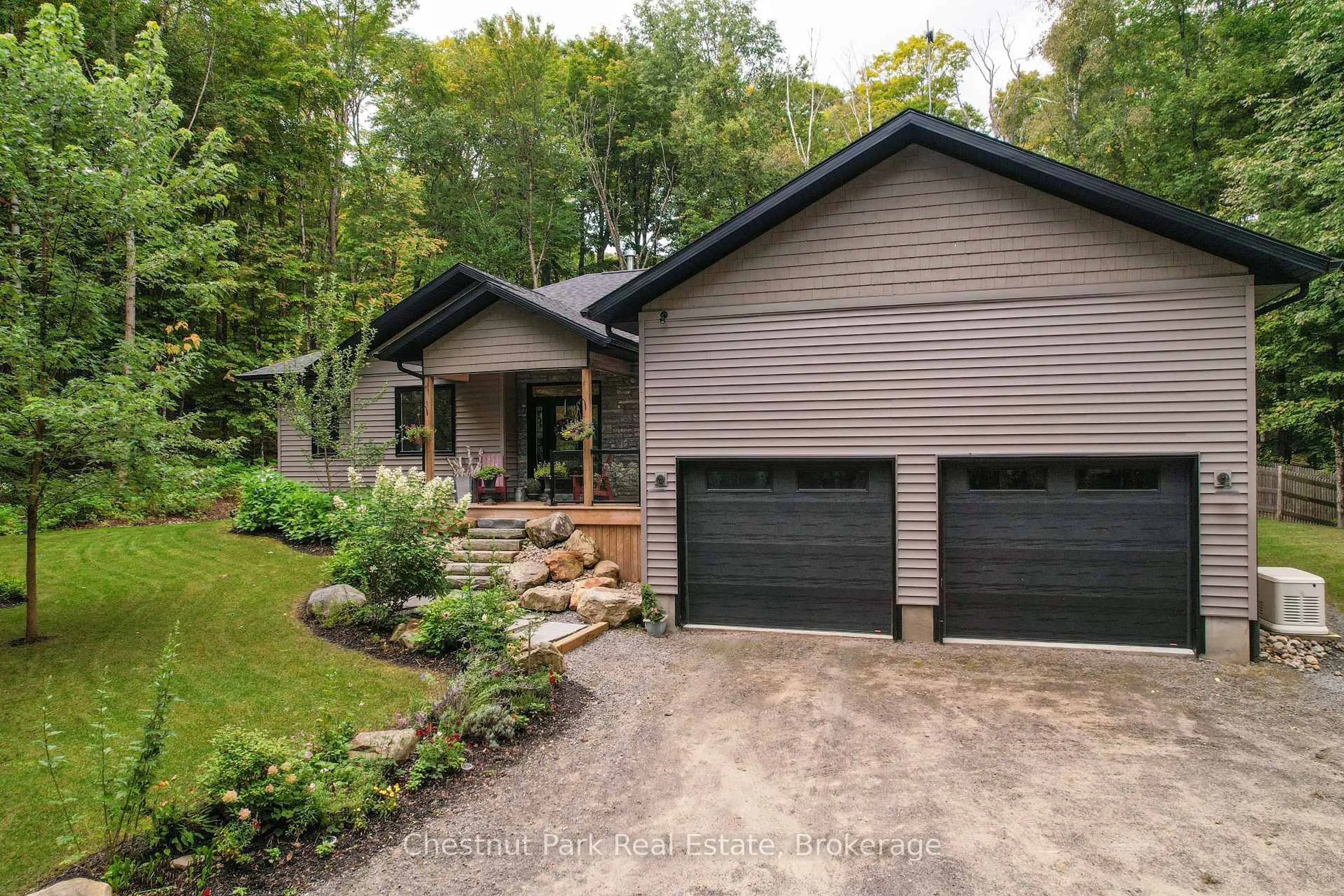 Home with brick exterior material, unknown for 170 SPRINGFIELD Rd, Huntsville Ontario P1H 0H8