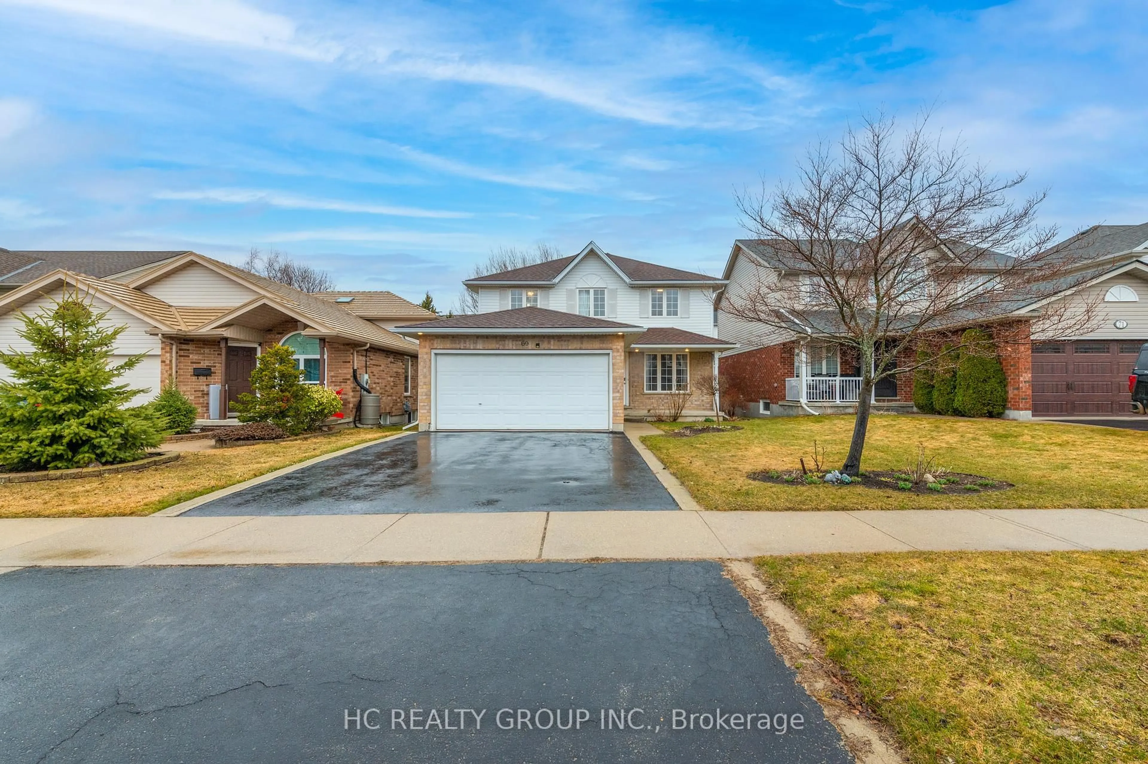 A pic from outside/outdoor area/front of a property/back of a property/a pic from drone, street for 69 Gibbs Cres, Guelph Ontario N1G 5B8
