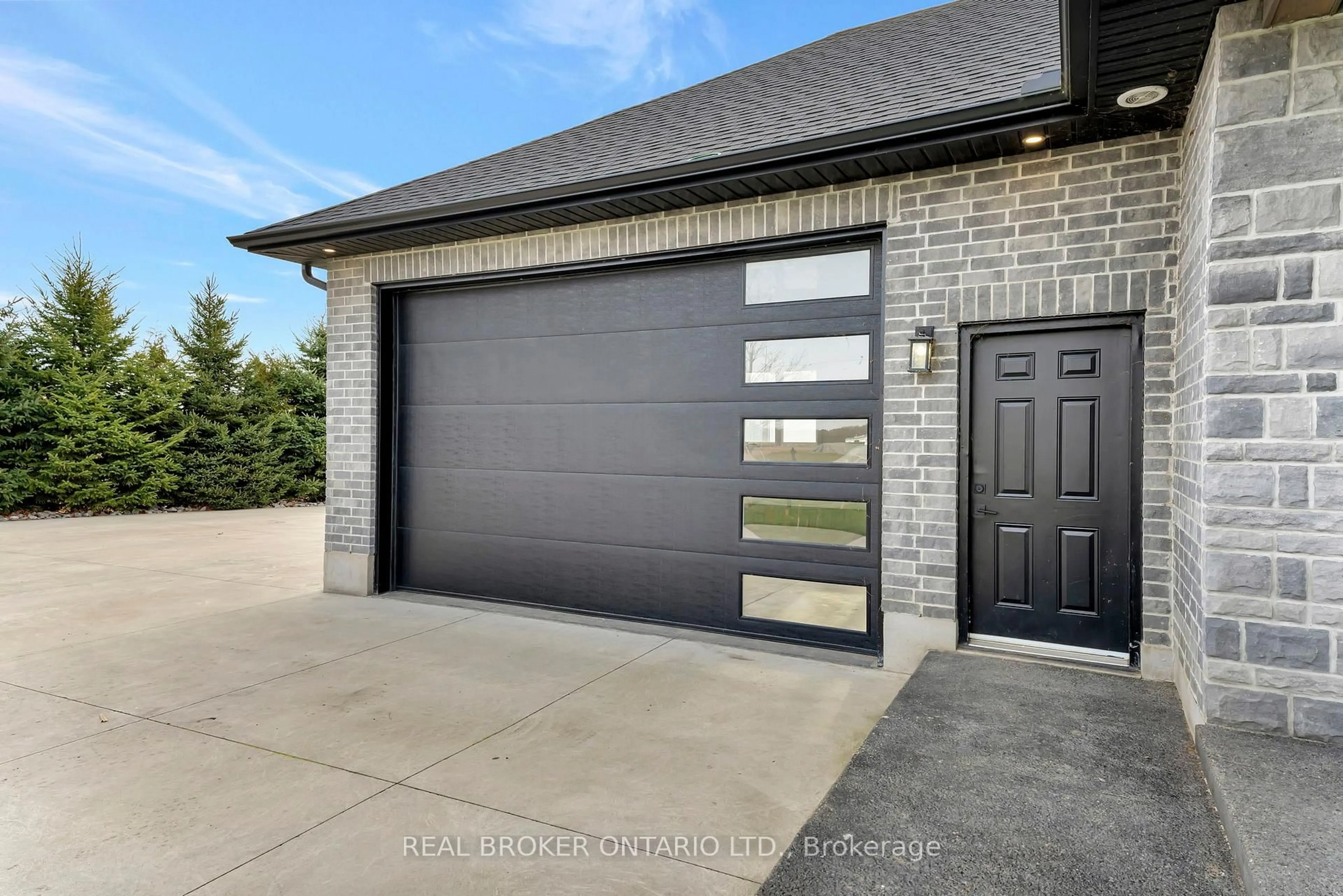 Indoor garage for 624 12th Concession Rd, Norfolk Ontario N0E 1G0