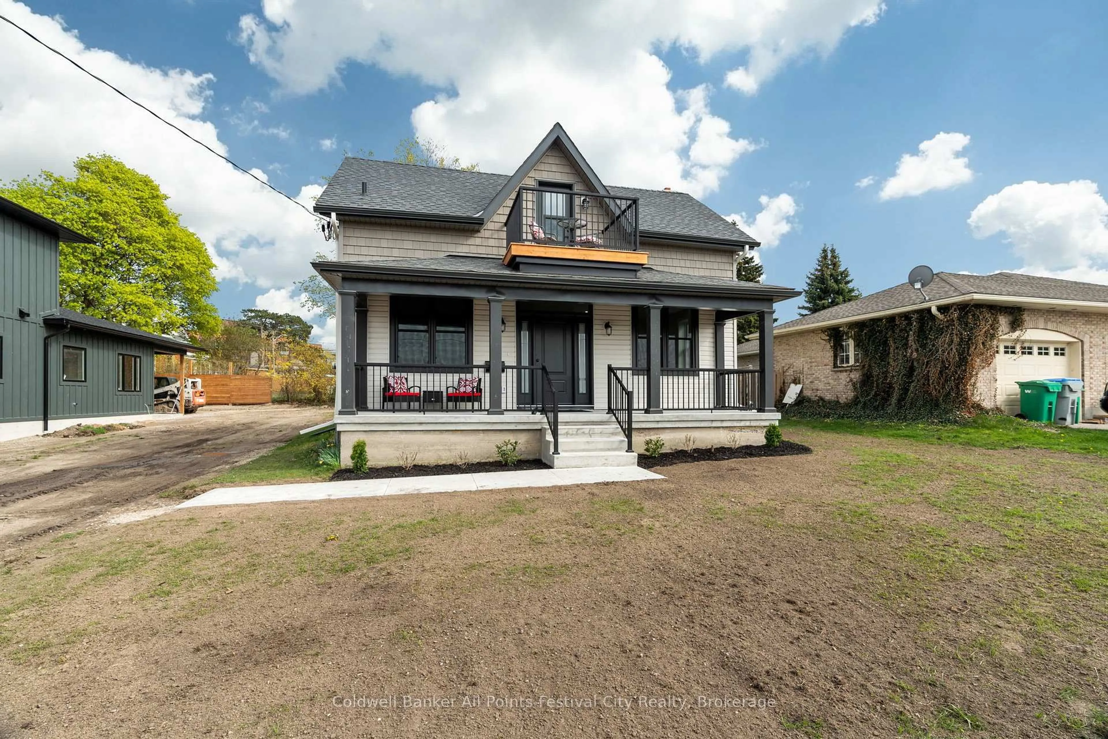 Home with vinyl exterior material, street for 82 Gloucester Terr, Goderich Ontario N7A 1W8