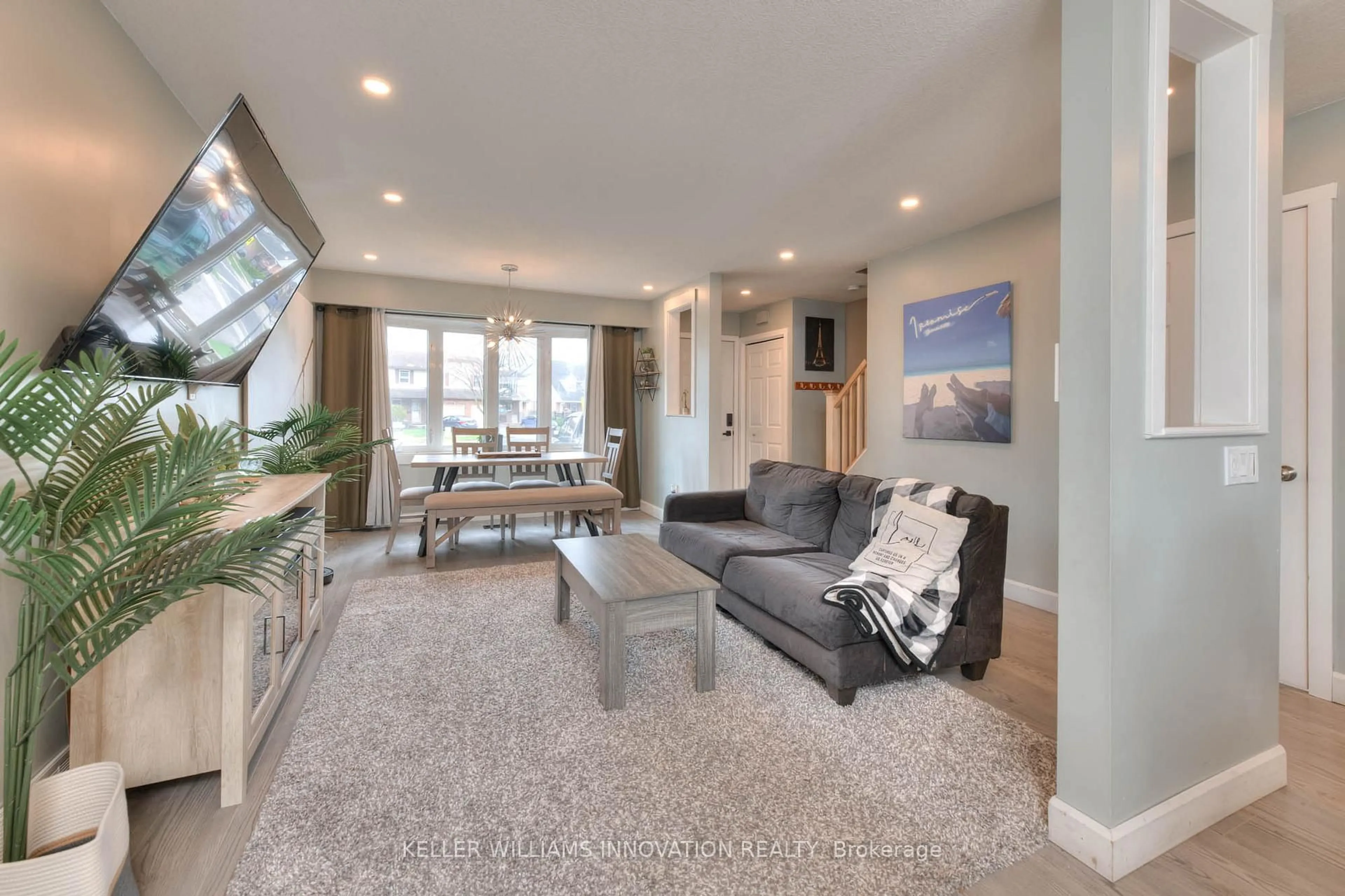 Living room with furniture, unknown for 122 Breckenridge Dr, Kitchener Ontario N2B 2N9