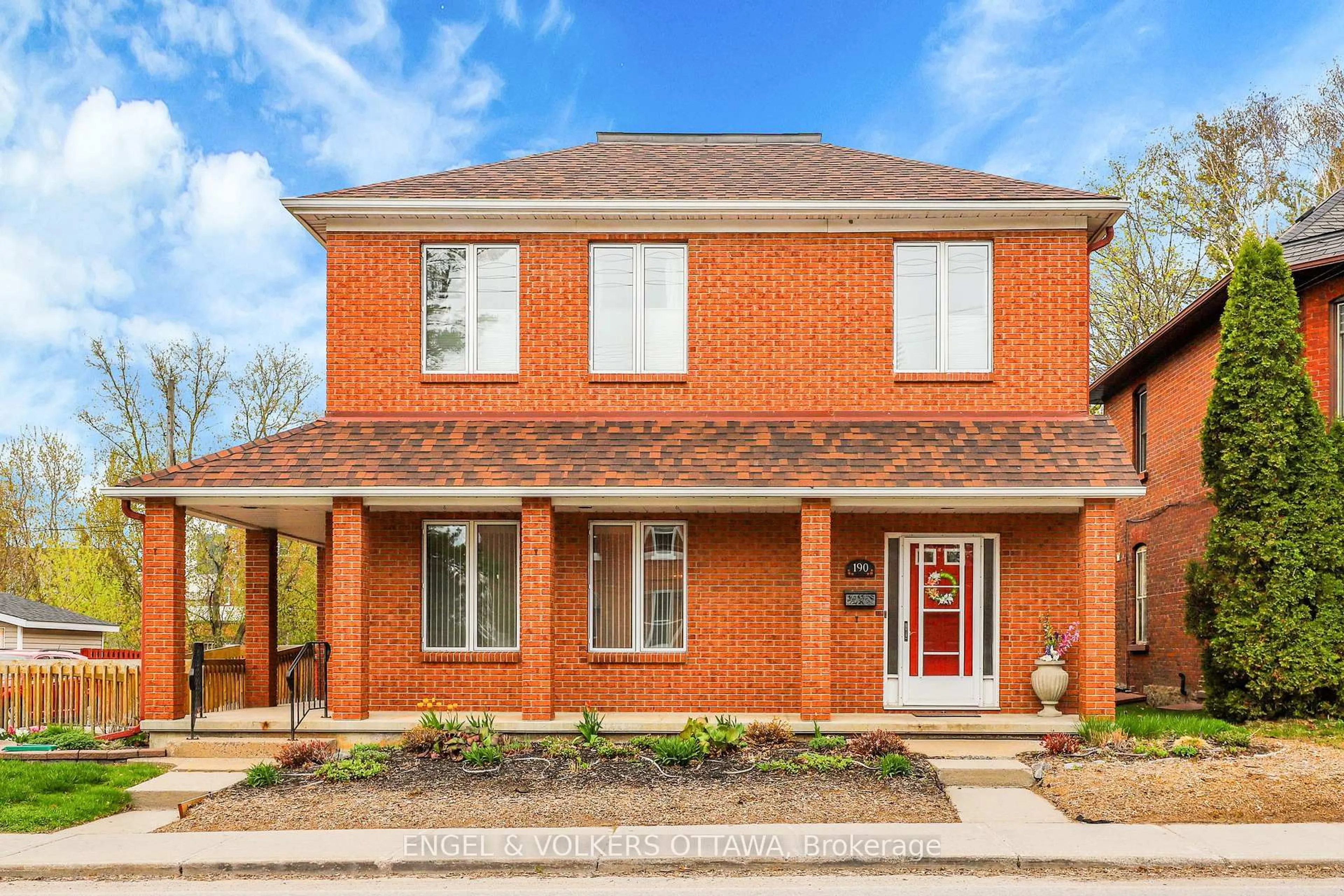 Home with brick exterior material, street for 190 John St, Arnprior Ontario K7S 2N9