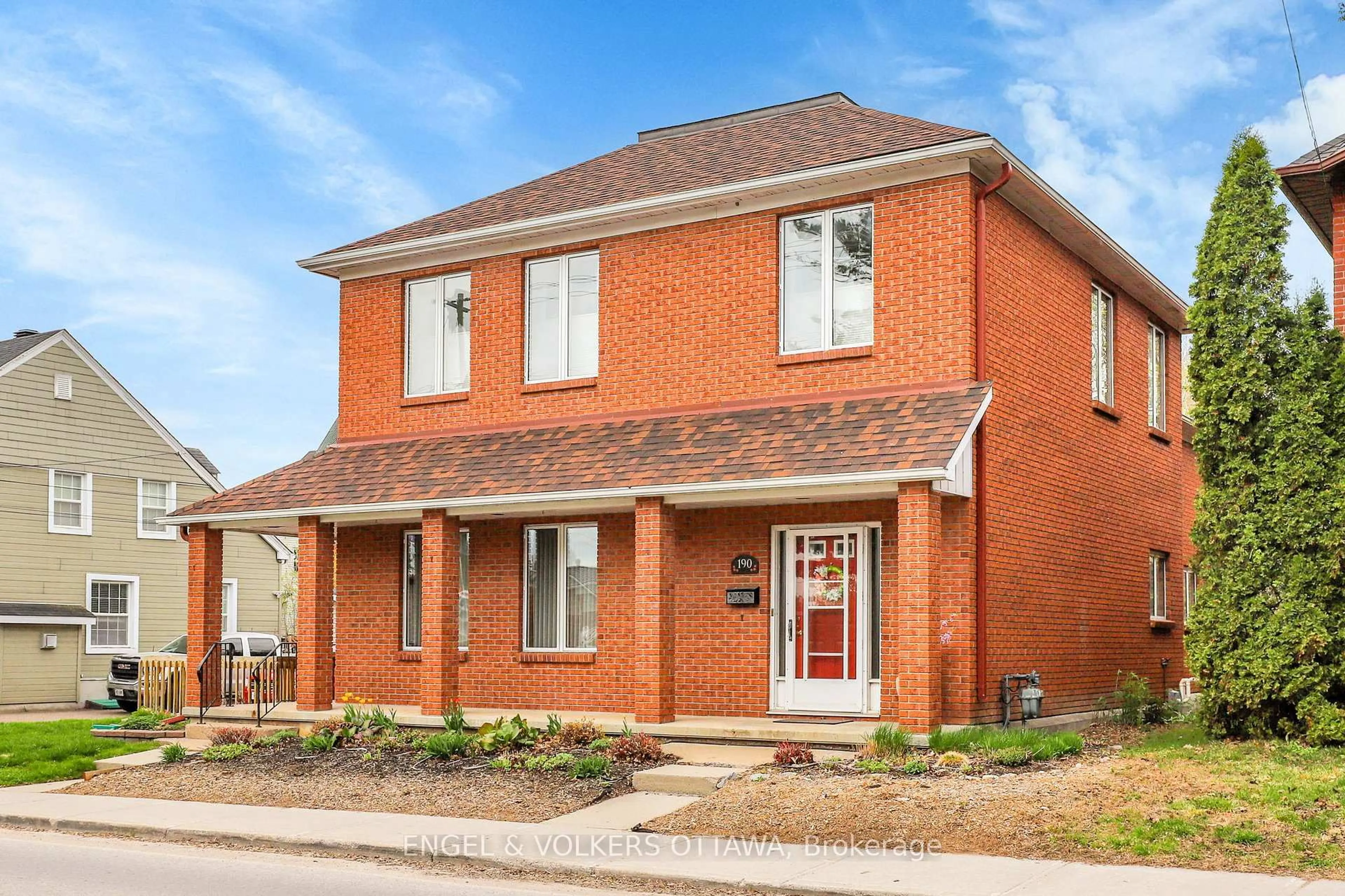 Home with brick exterior material, street for 190 John St, Arnprior Ontario K7S 2N9